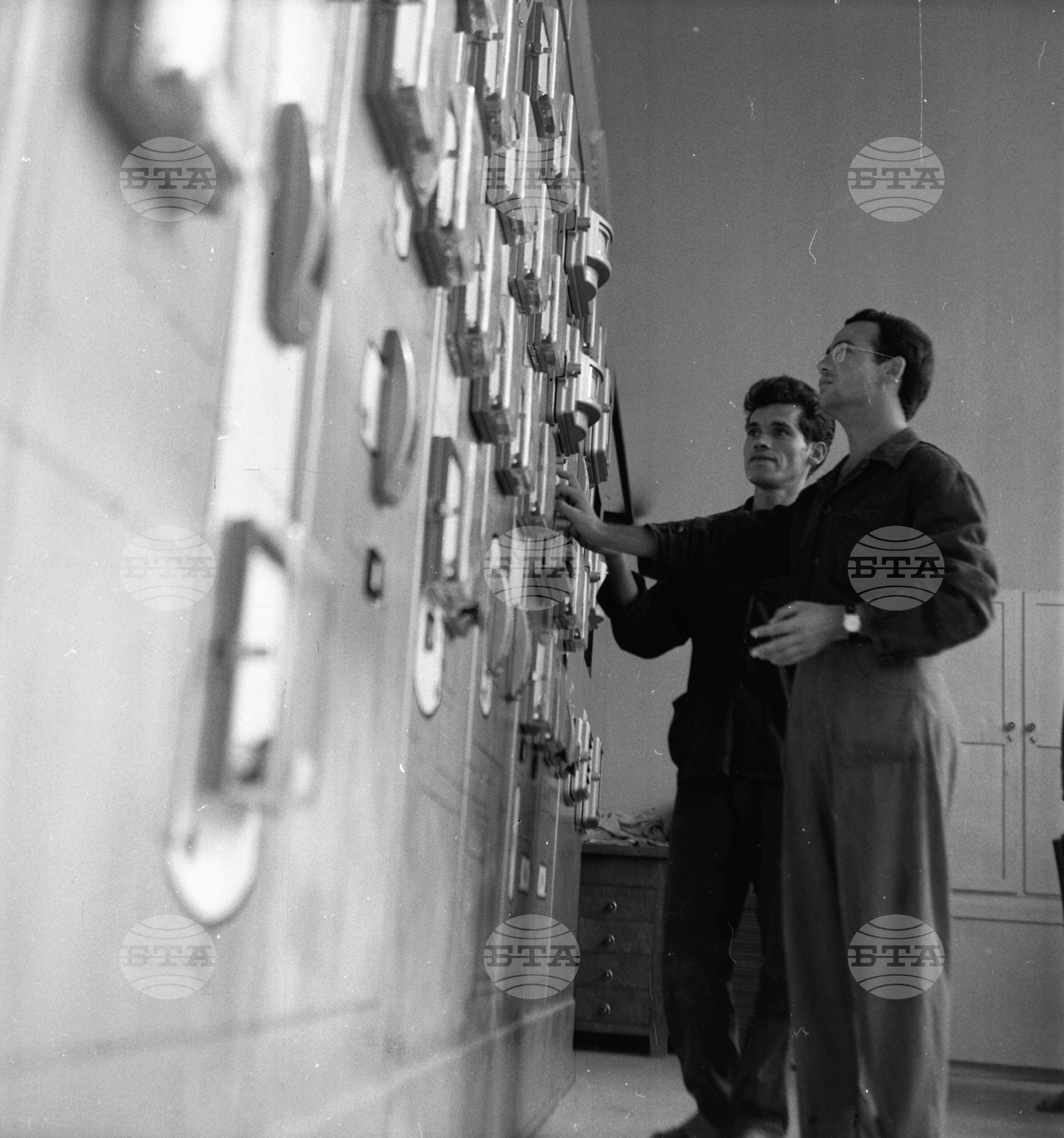 Нефтопреработвателен завод 1963 година