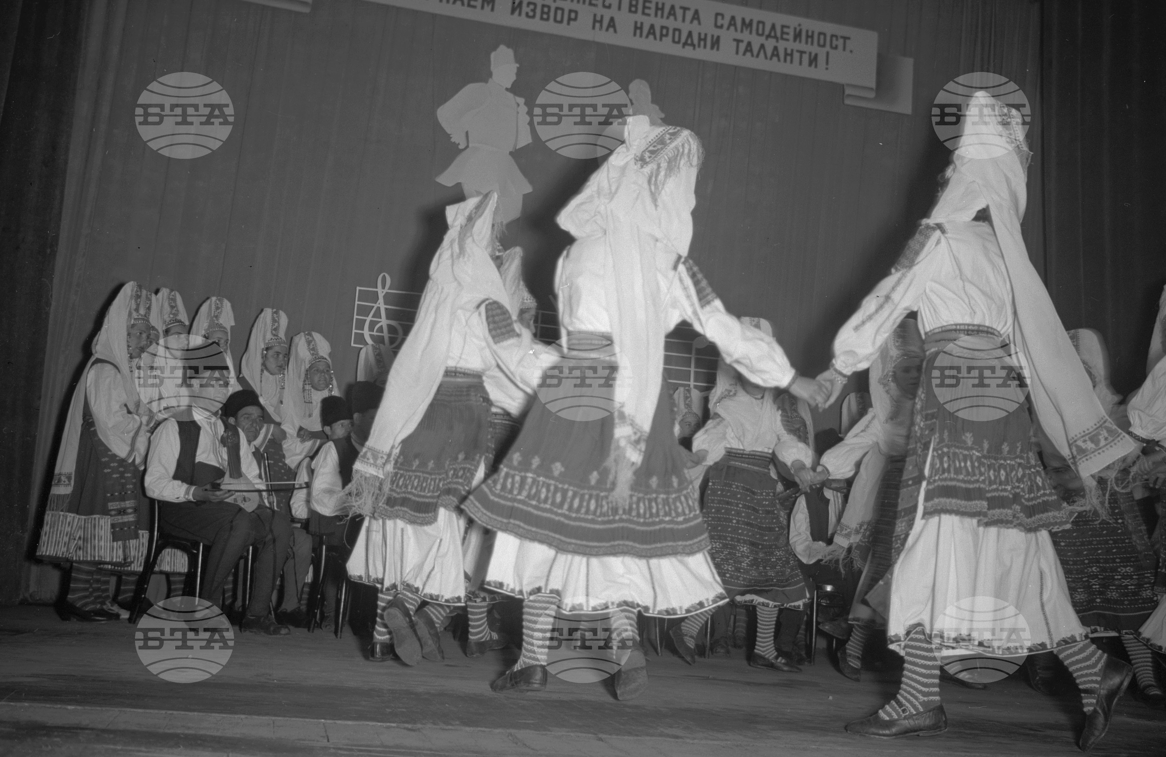 Национален преглед на читалищната музикална и танцова самодейност в София