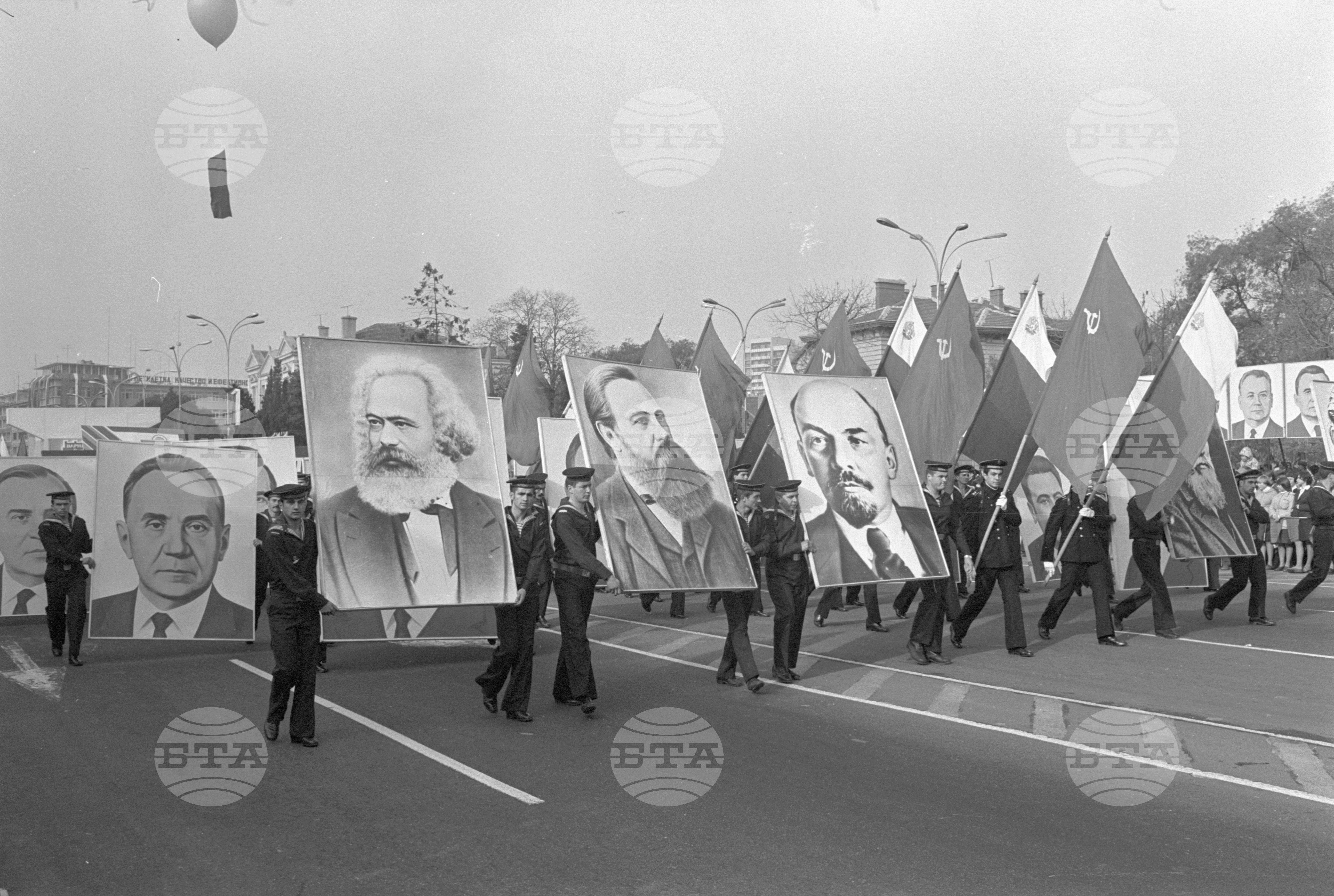 Манифестация на 7.11 на трудещите се от Варна