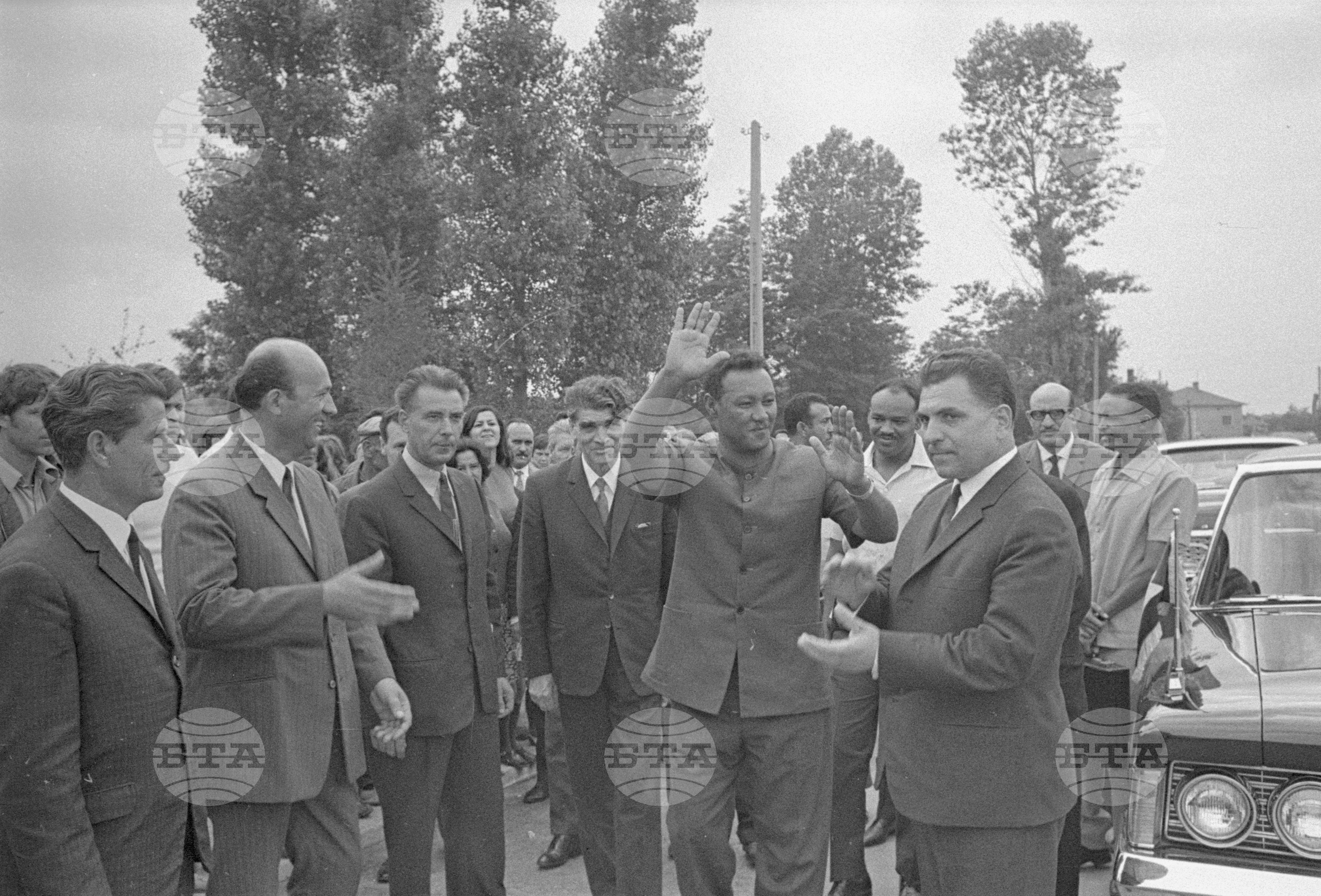Генерал-майор Джафаар Мохамед Нимейри на посещение в България - част 4