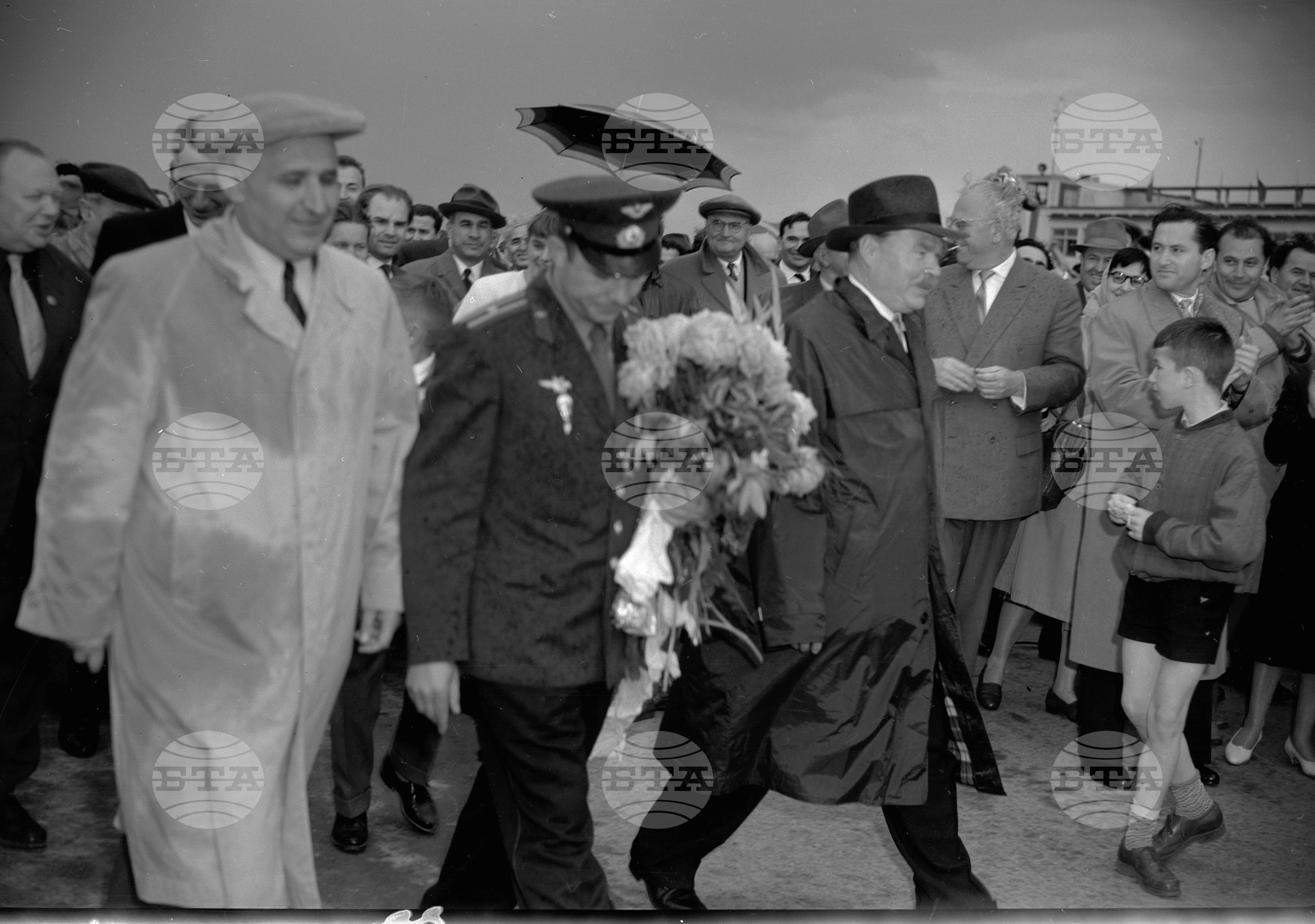 Посрещане на първия в света космонавт - Юрий Алексеевич Гагарин в София