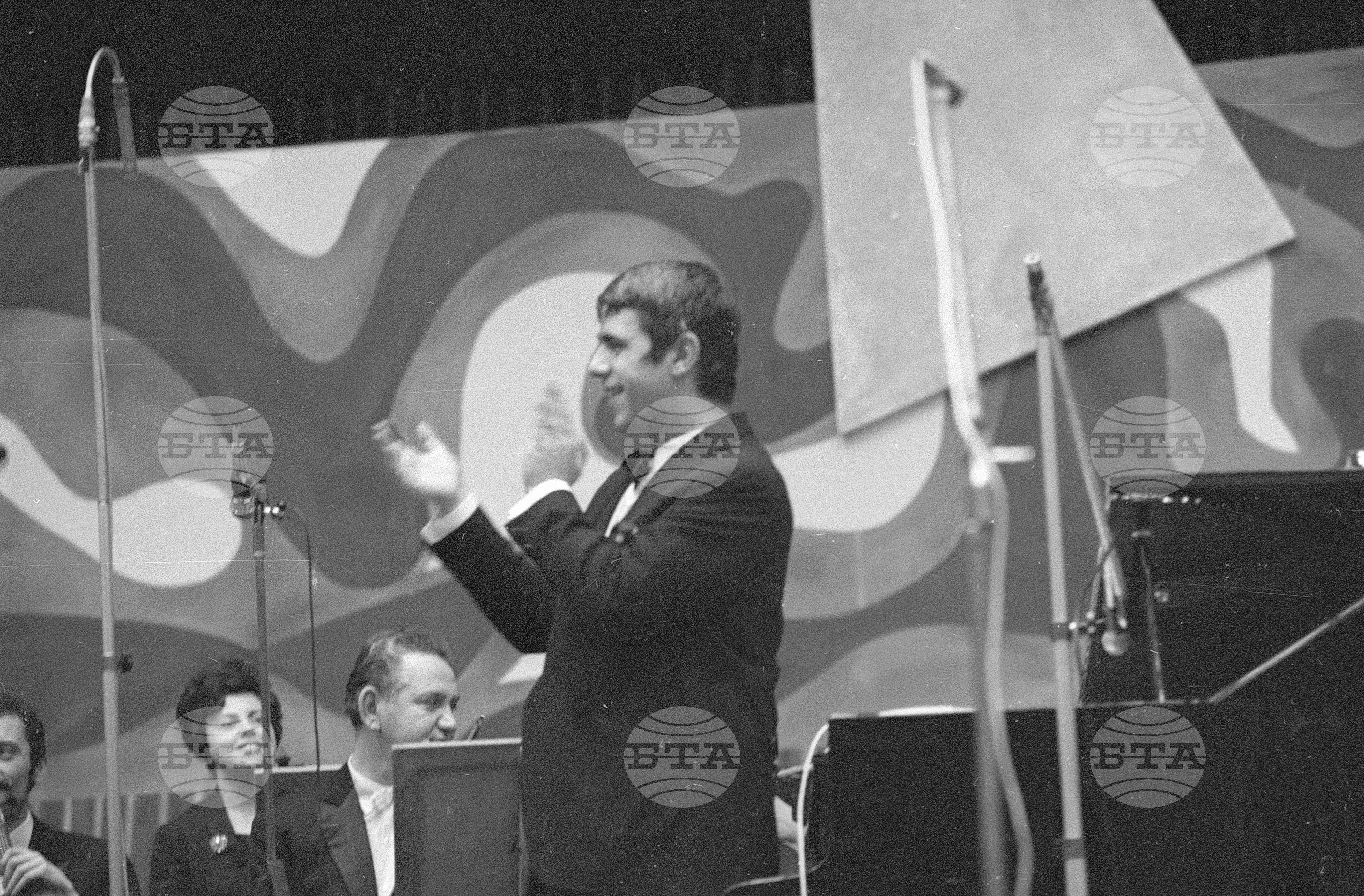 Концерт-конкурс "Естрадна песен за Варна"