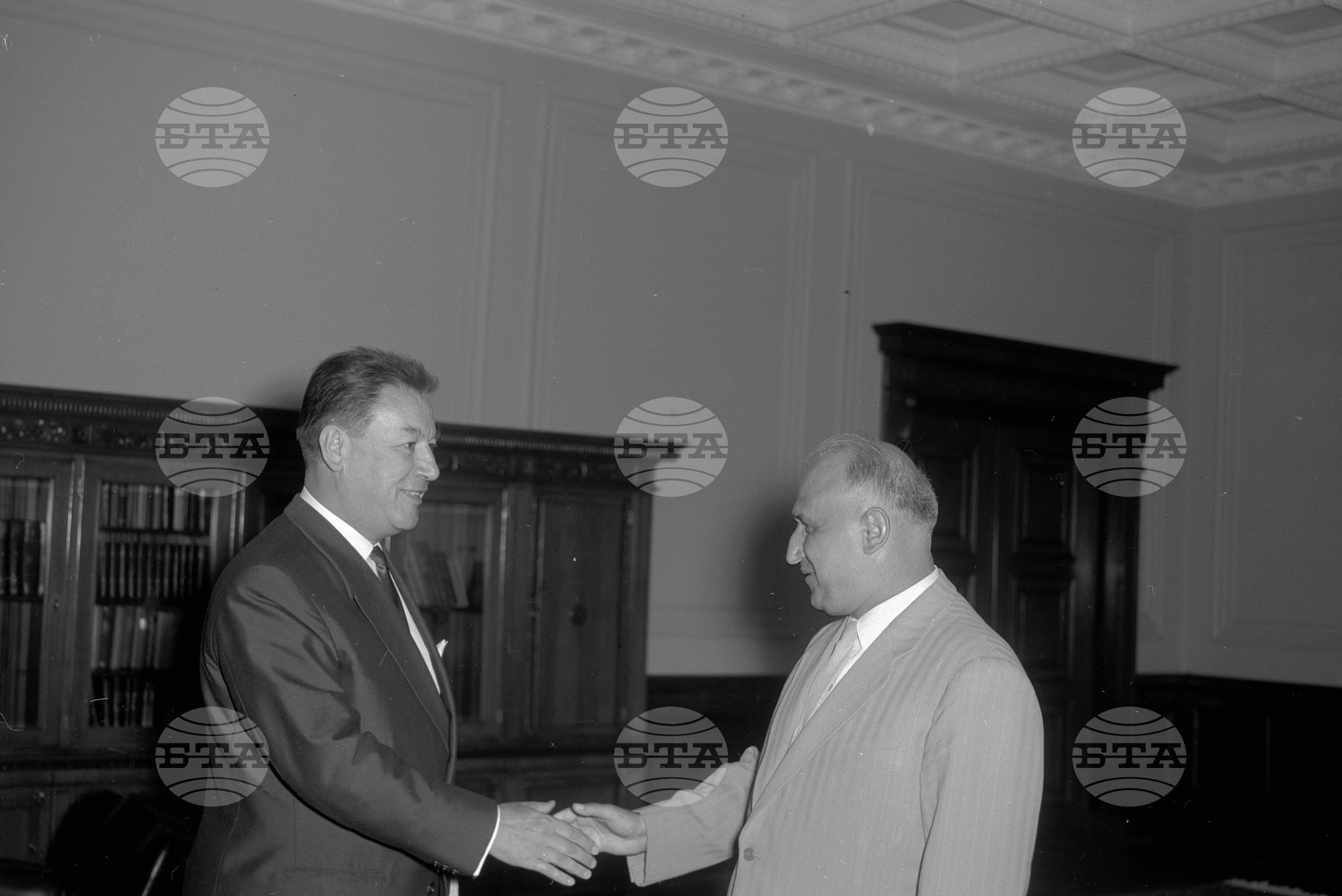 Среща на първия секретар на ЦК на БКП Тодор Живков с френския журналист Едуард Калик от вестник "Комба"