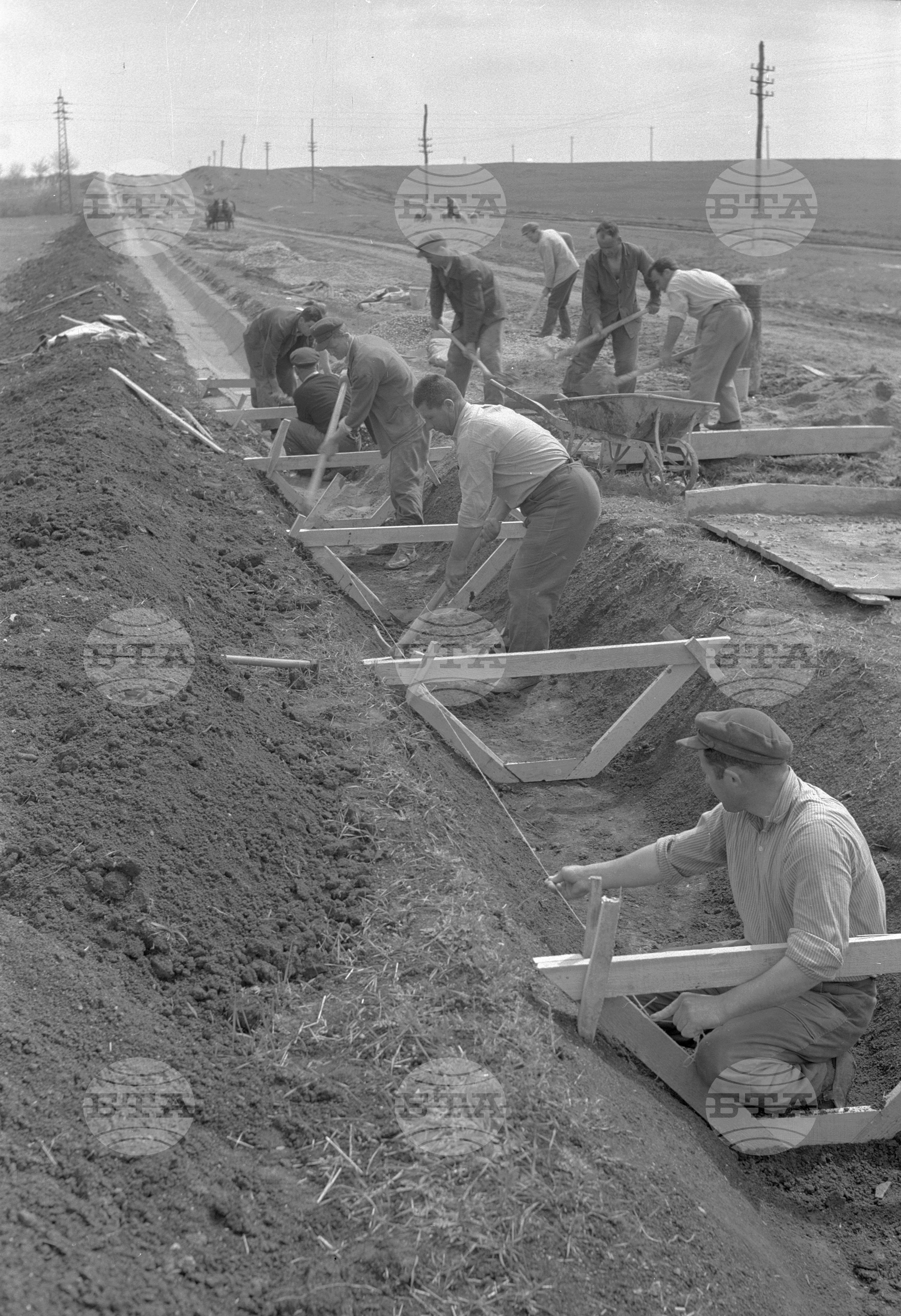 Мелиоративно строителство в ТКЗС (Трудово-кооперативно земеделско стопанство) - село Теново