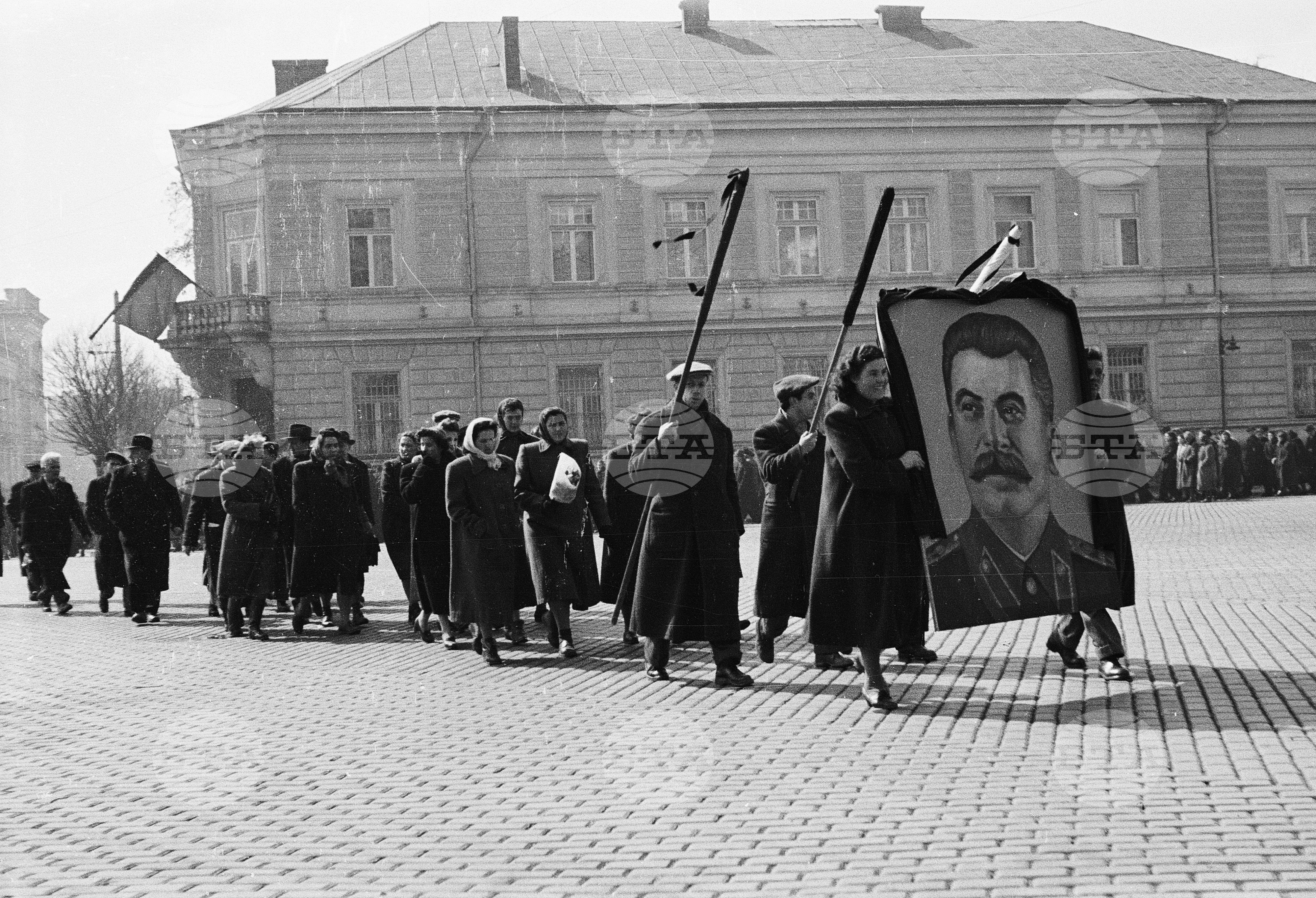 Траурни дни в София по случай смъртта на Йосиф Висарионович Сталин