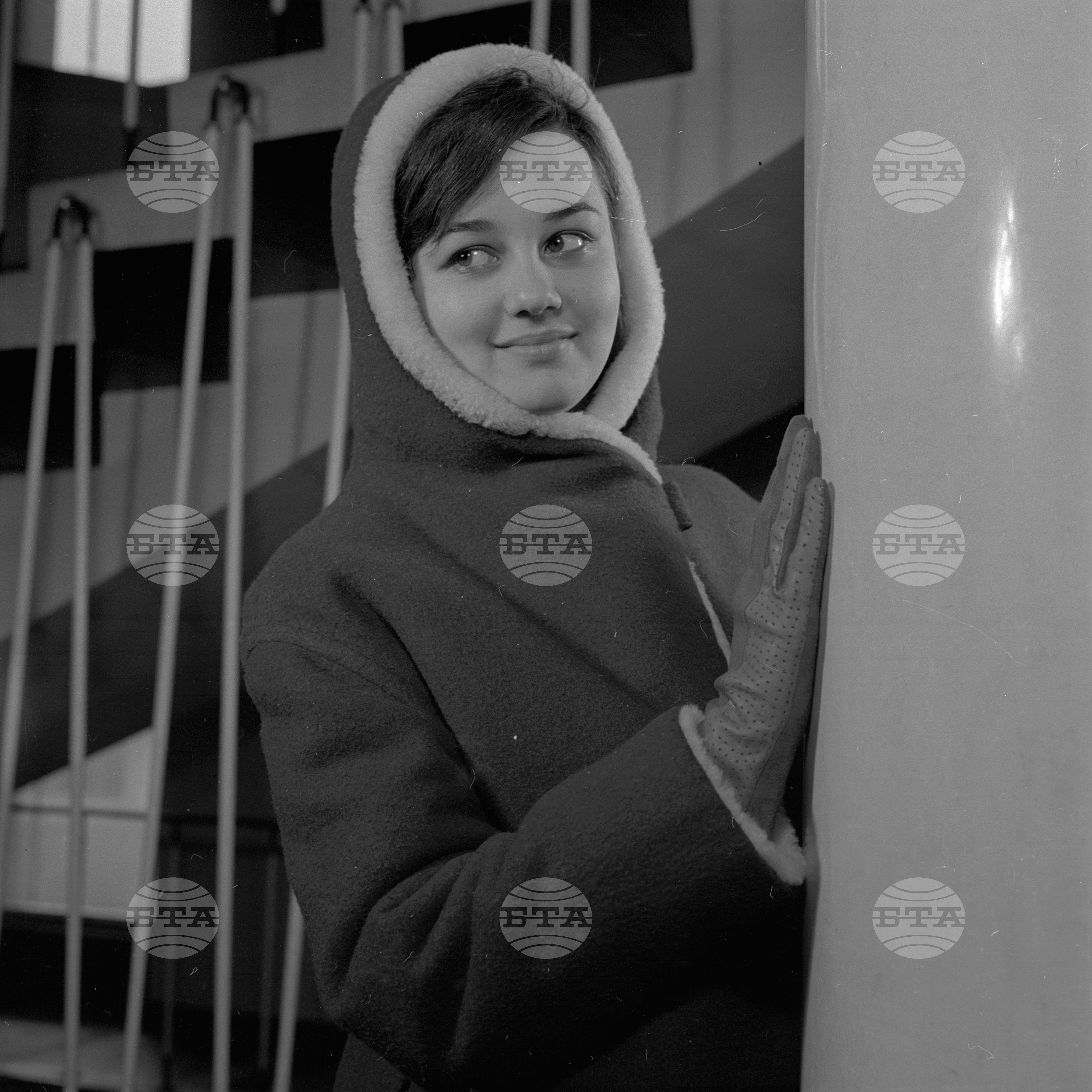 Дамско модно облекло за 1963 година