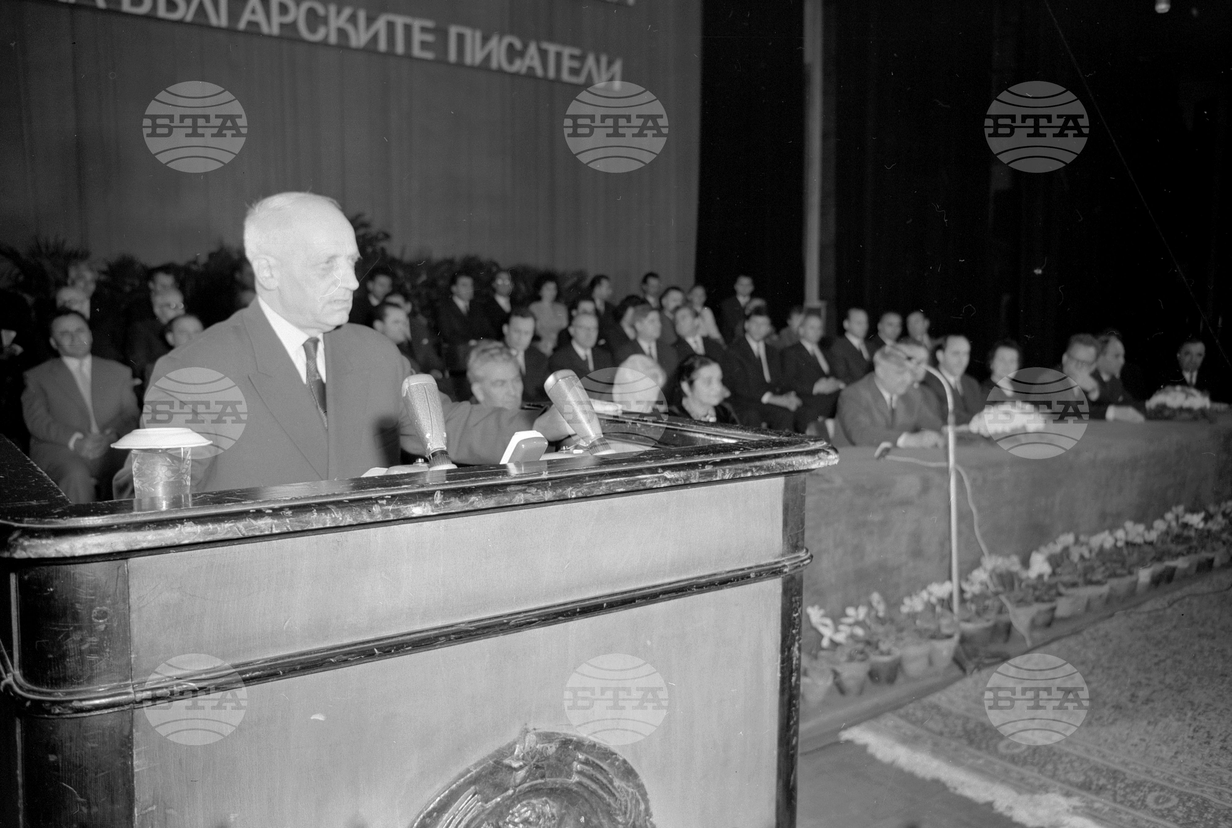 Тържествено събрание в столицата по случай 50 години от основаването на Съюза на българските писатели
