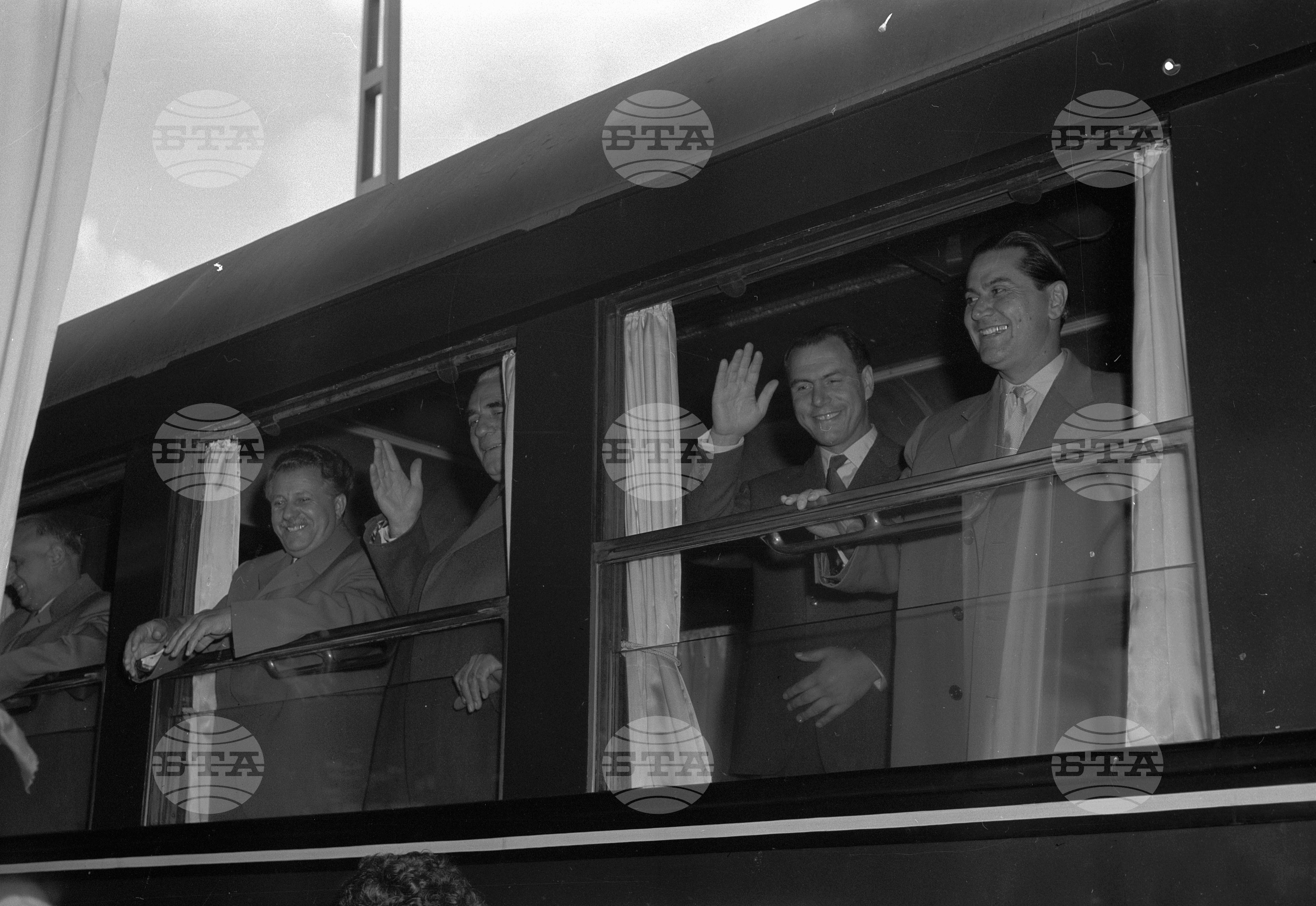 Изпращане на делегацията на БКП за XXІІ конгрес на КПСС