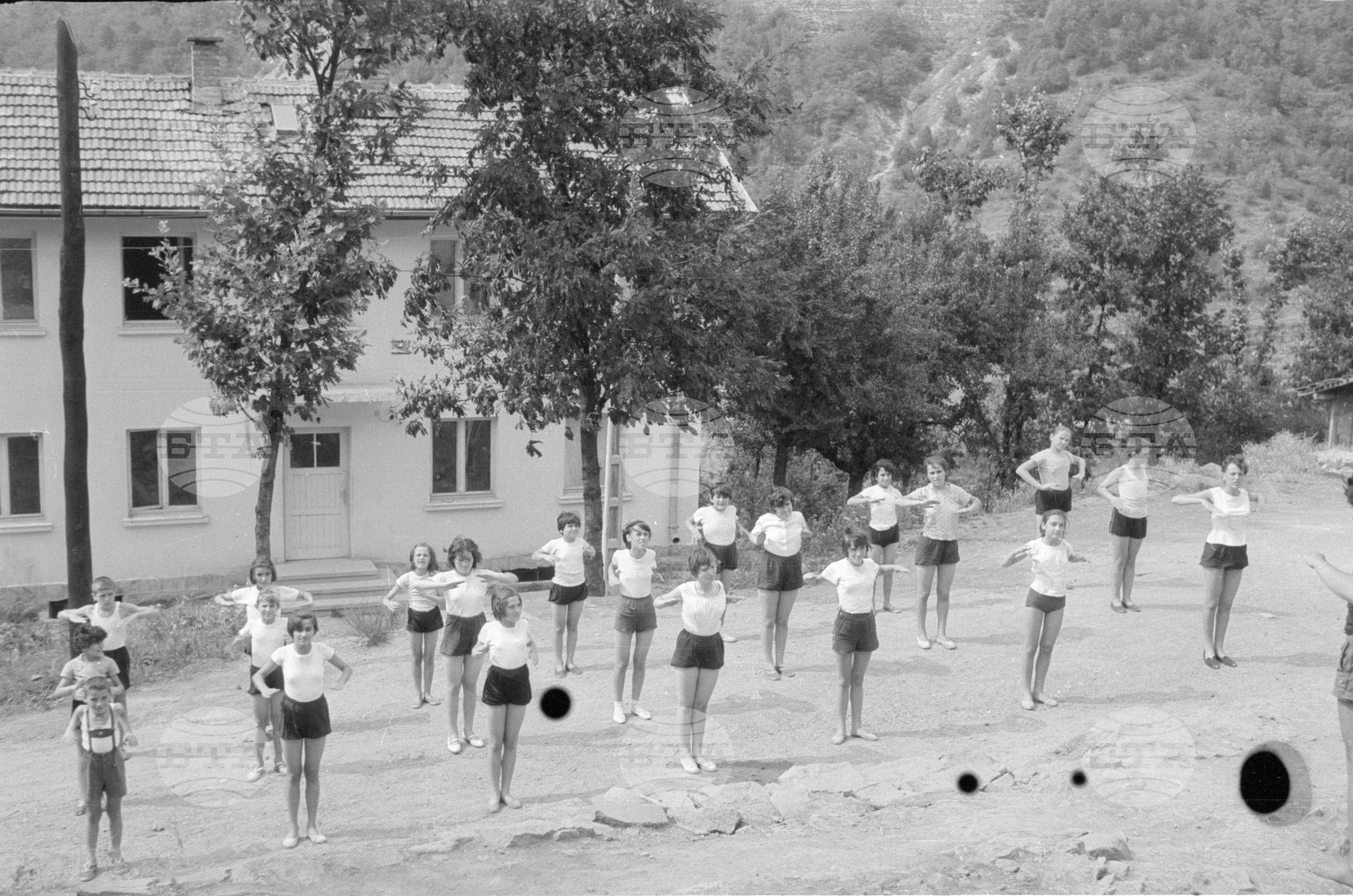 В пионерския лагер до гара Лакатник - Искърското дефиле част 4