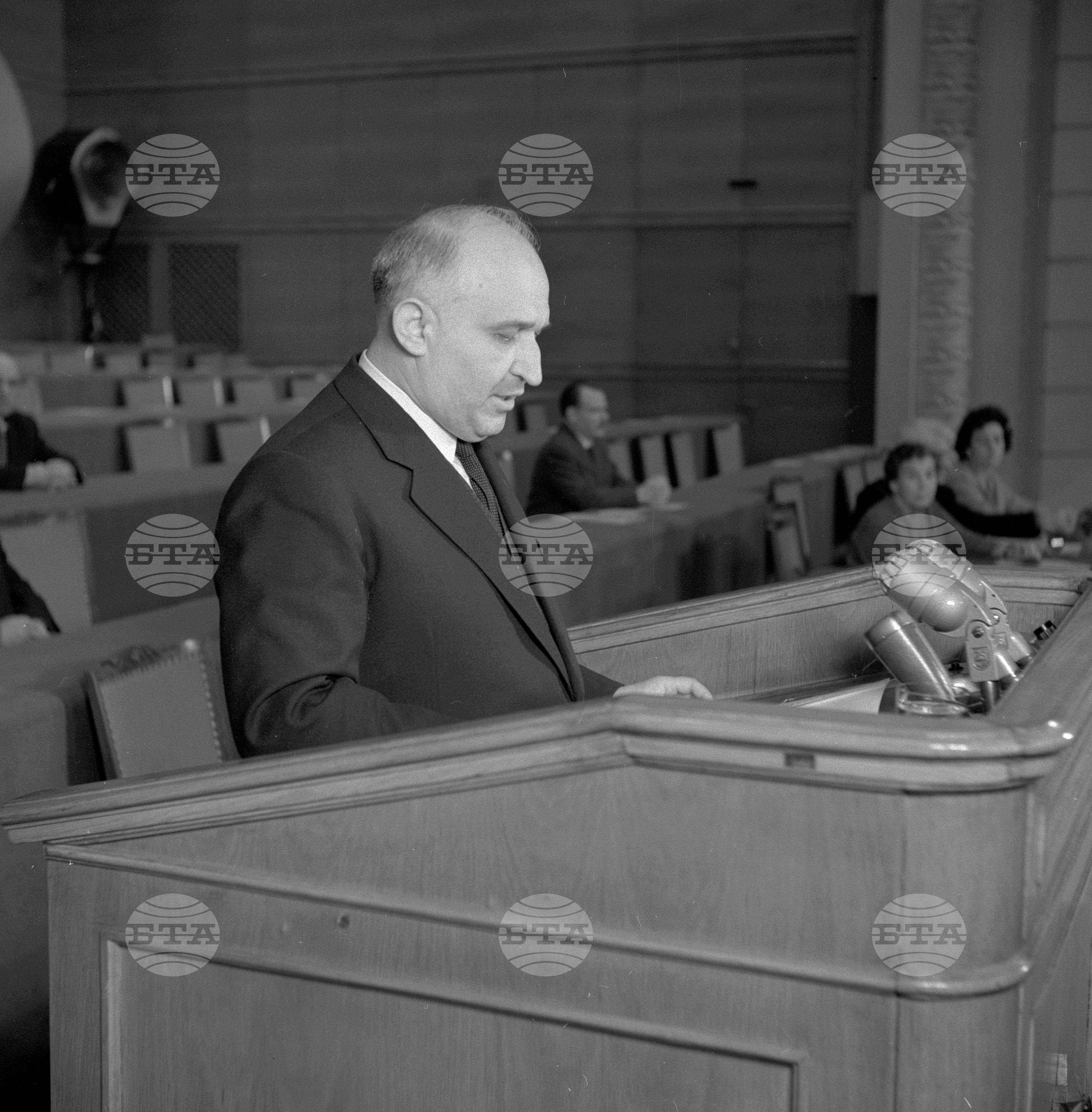 Втората редовна сесия на Народното събрание - 1962 година