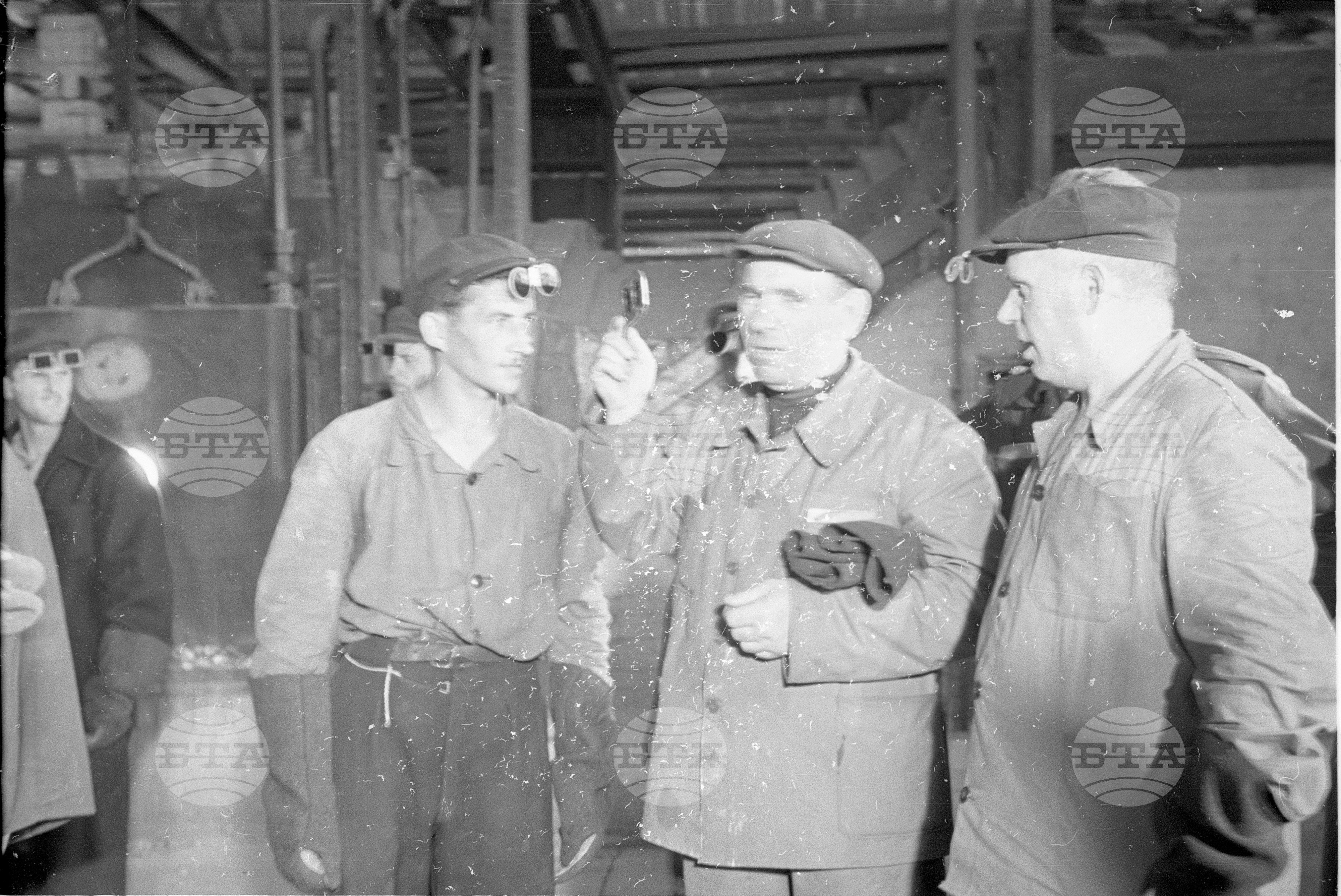 Държавен металургичен завод „Ленин“ - 1953 година - отливане на първата българска стомана
