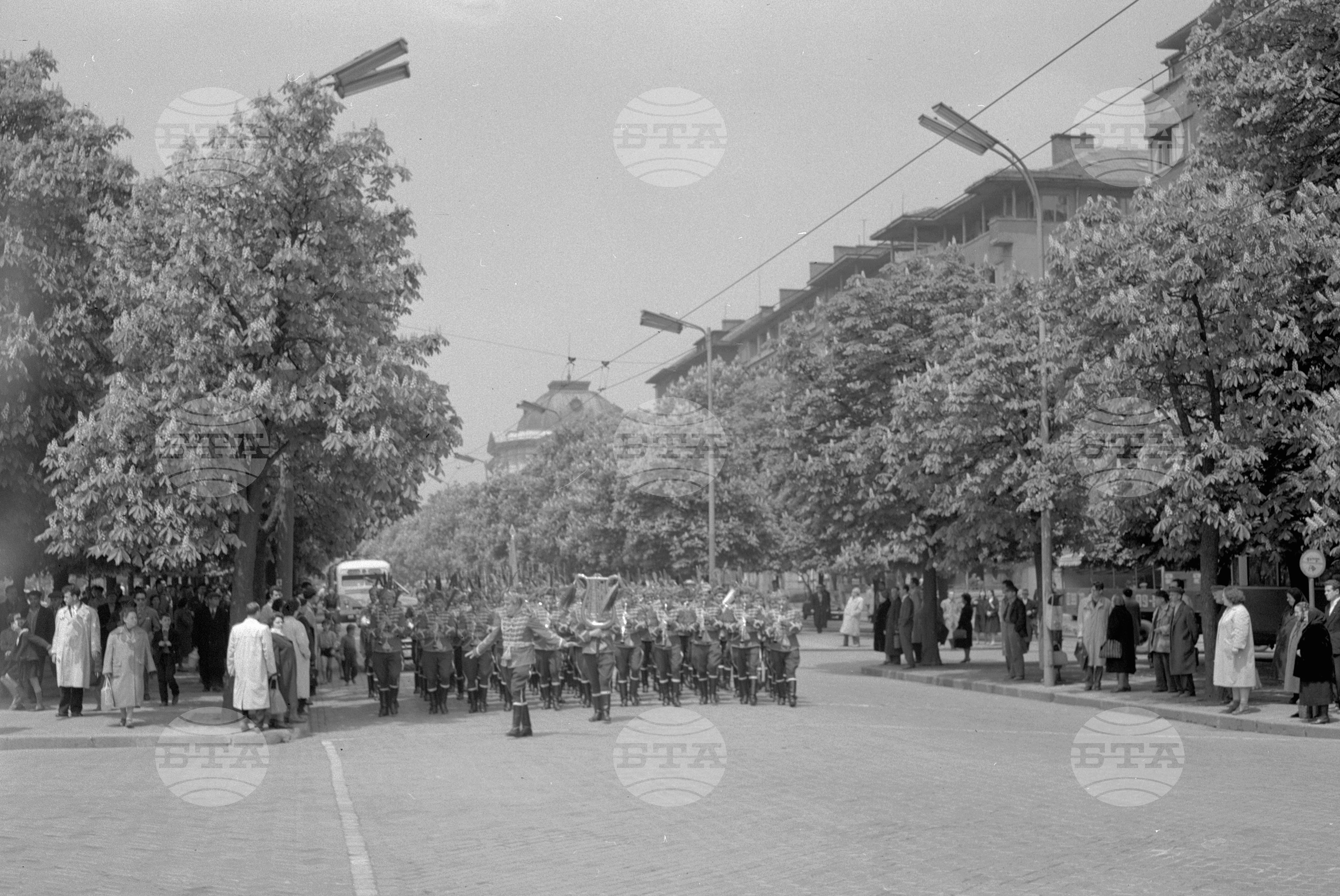 Венци пред паметника на Съветската армия, София