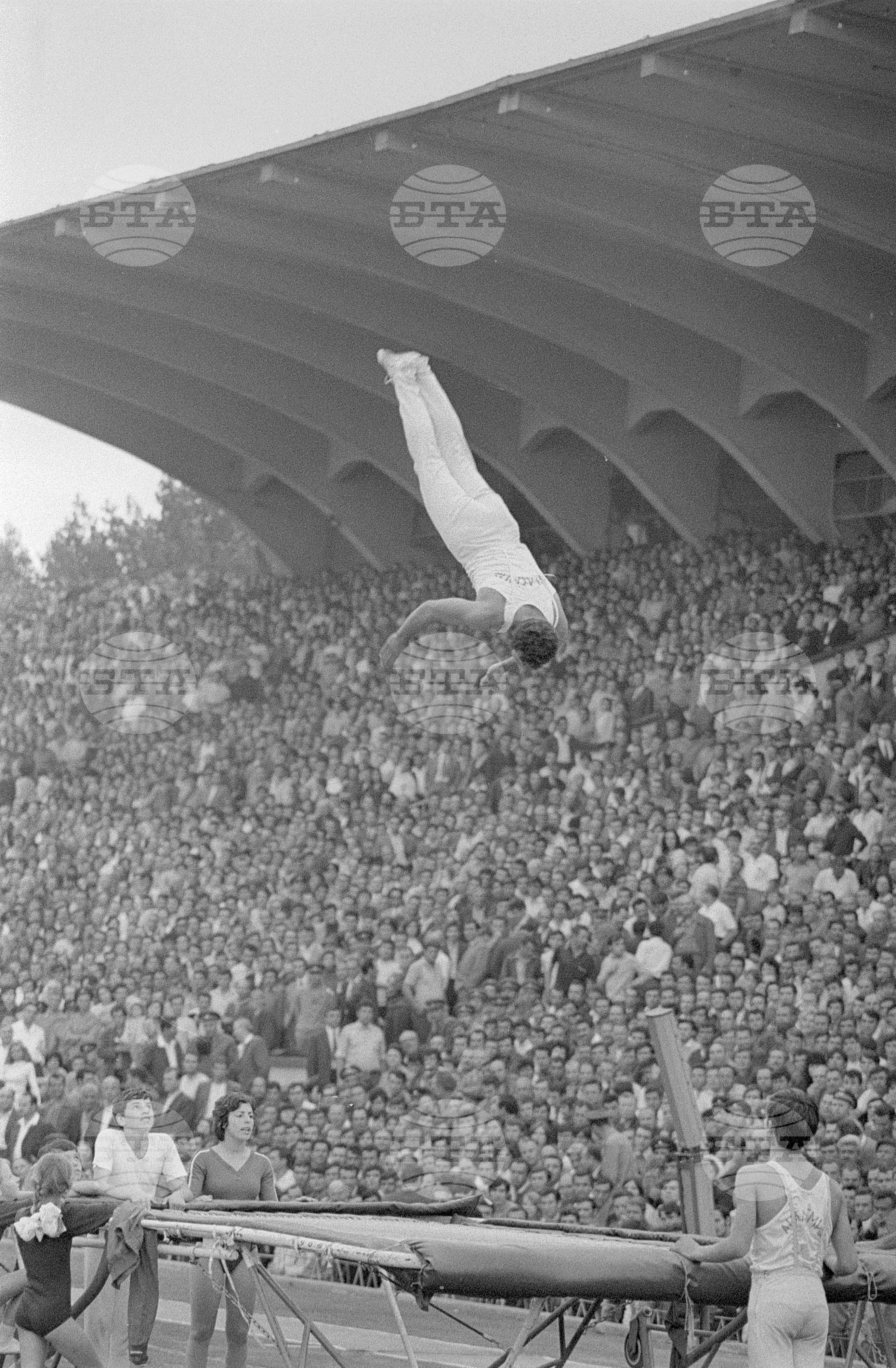 Последна среща за първенството 1971 година "Левски-Спартак" и ЦСКА "Септемврийско знаме” + награждаване на шампиона ЦСКА "Септемврийско знаме”