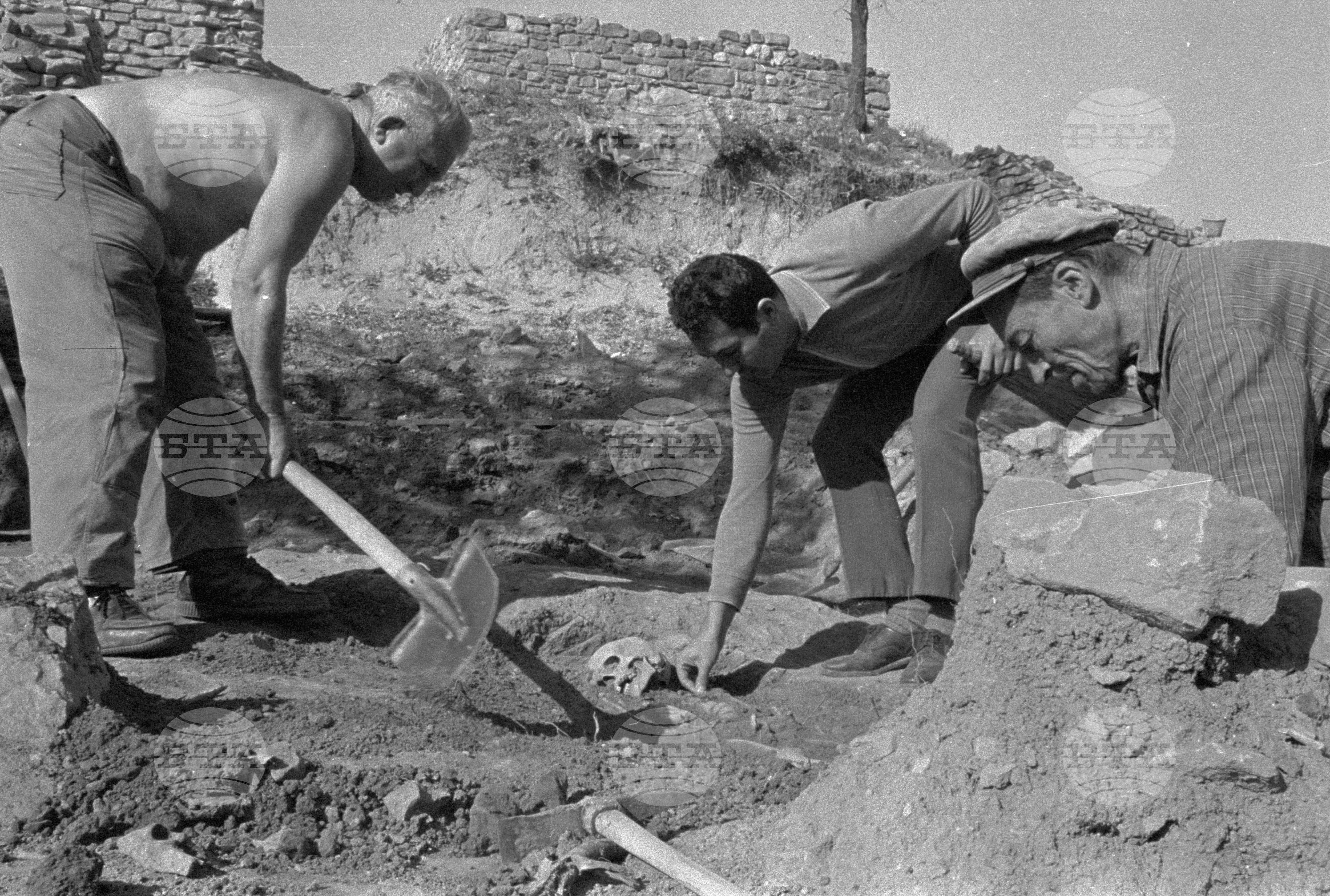 Разкопки на историческия хълм "Царевец"