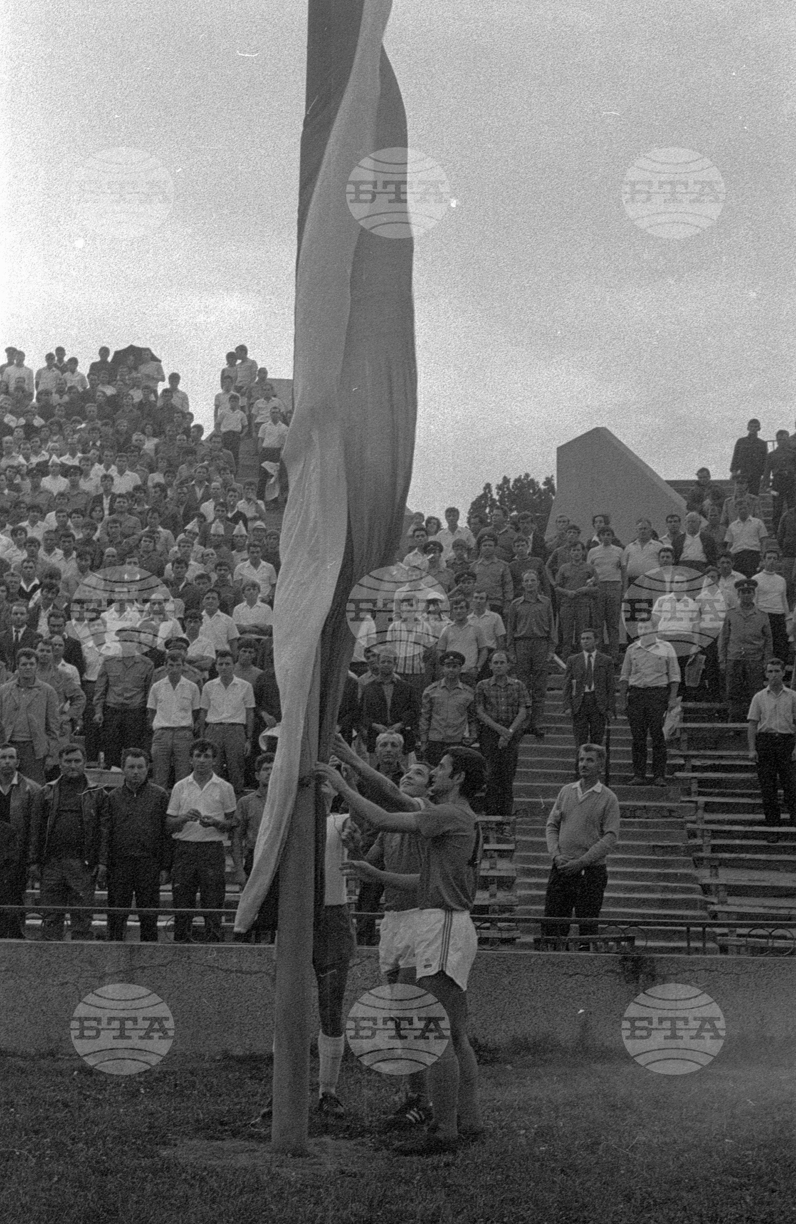 Откриване на футболното първенство 1971 - 1972 година. ЦСКА(Централен спортен клуб на армията) - Черно море(Варна)