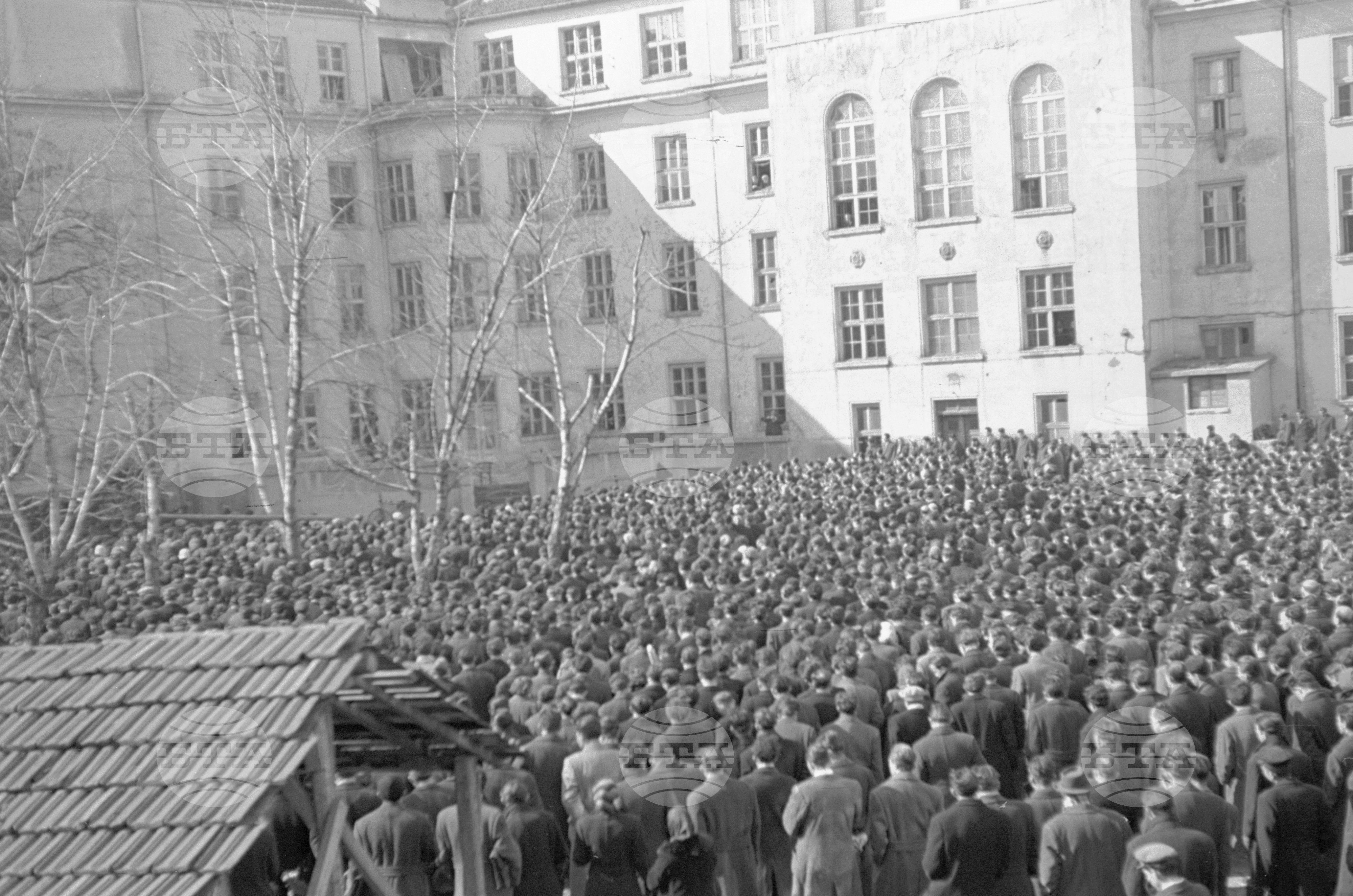 Траурен митинг по случай смъртта на Йосиф Висарионович Сталин