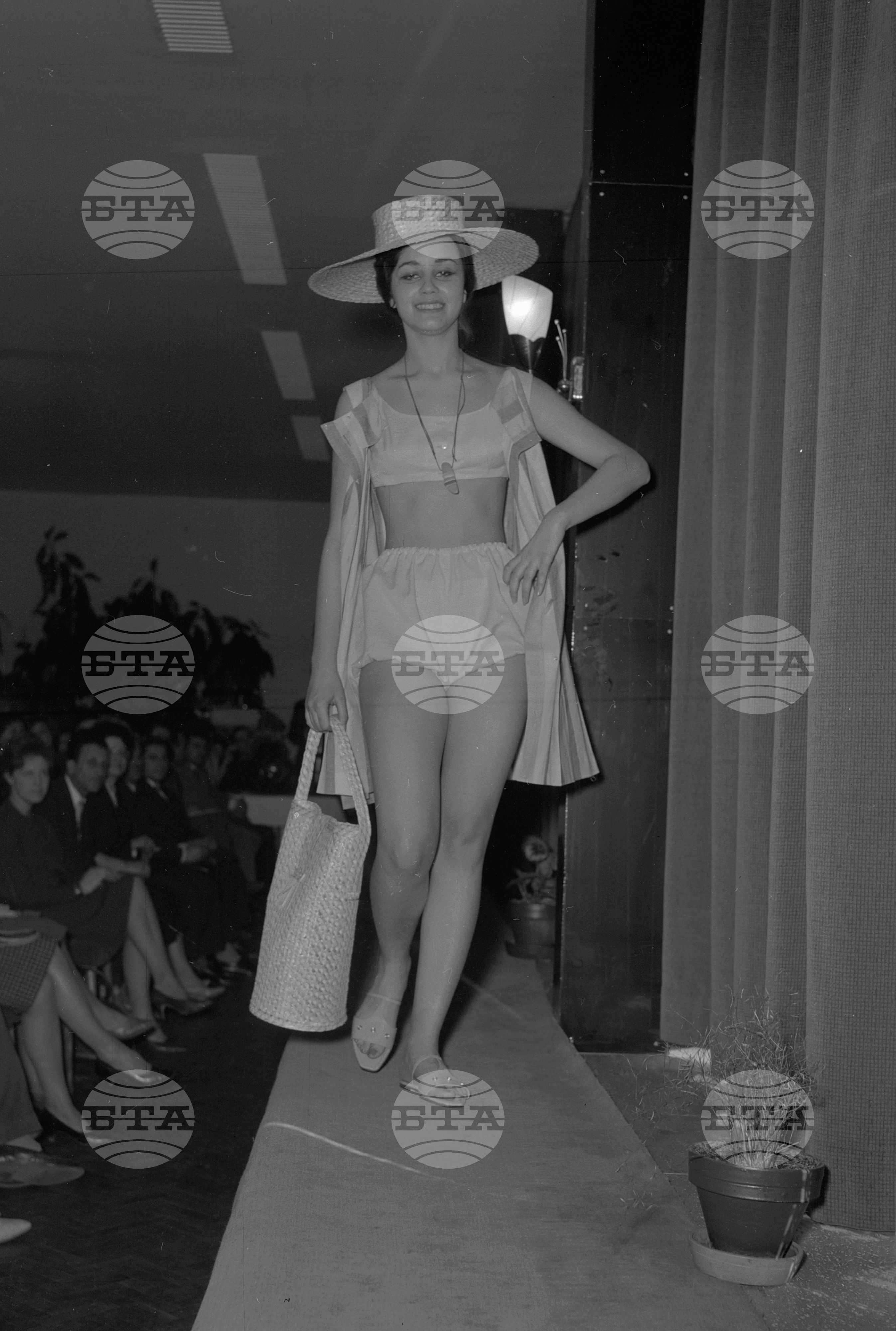 Представяне на презентация на Конгреса на модата във Варшава - 1963