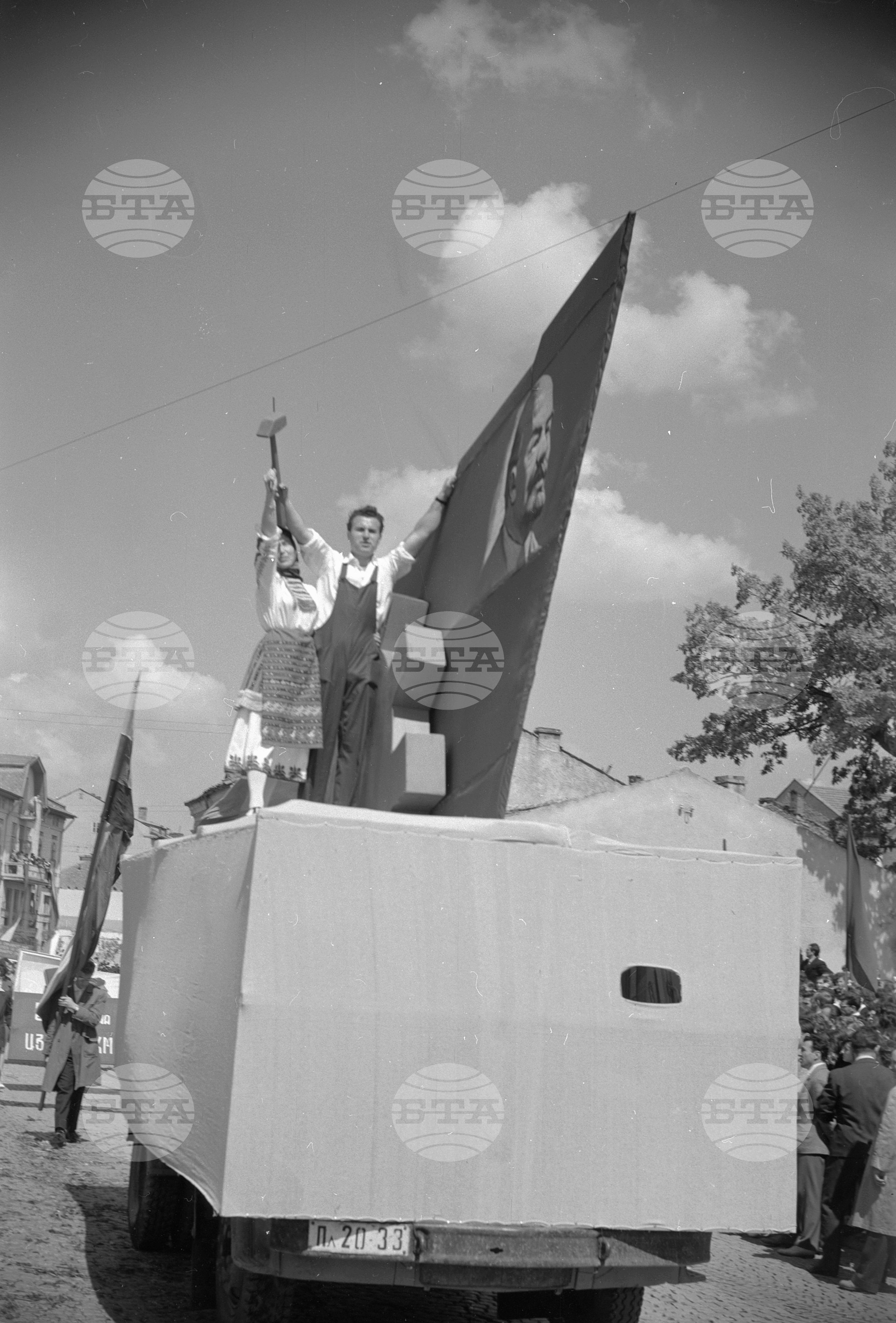 Първомайската манифестация на трудещите се в Плевен 1962г. част 4