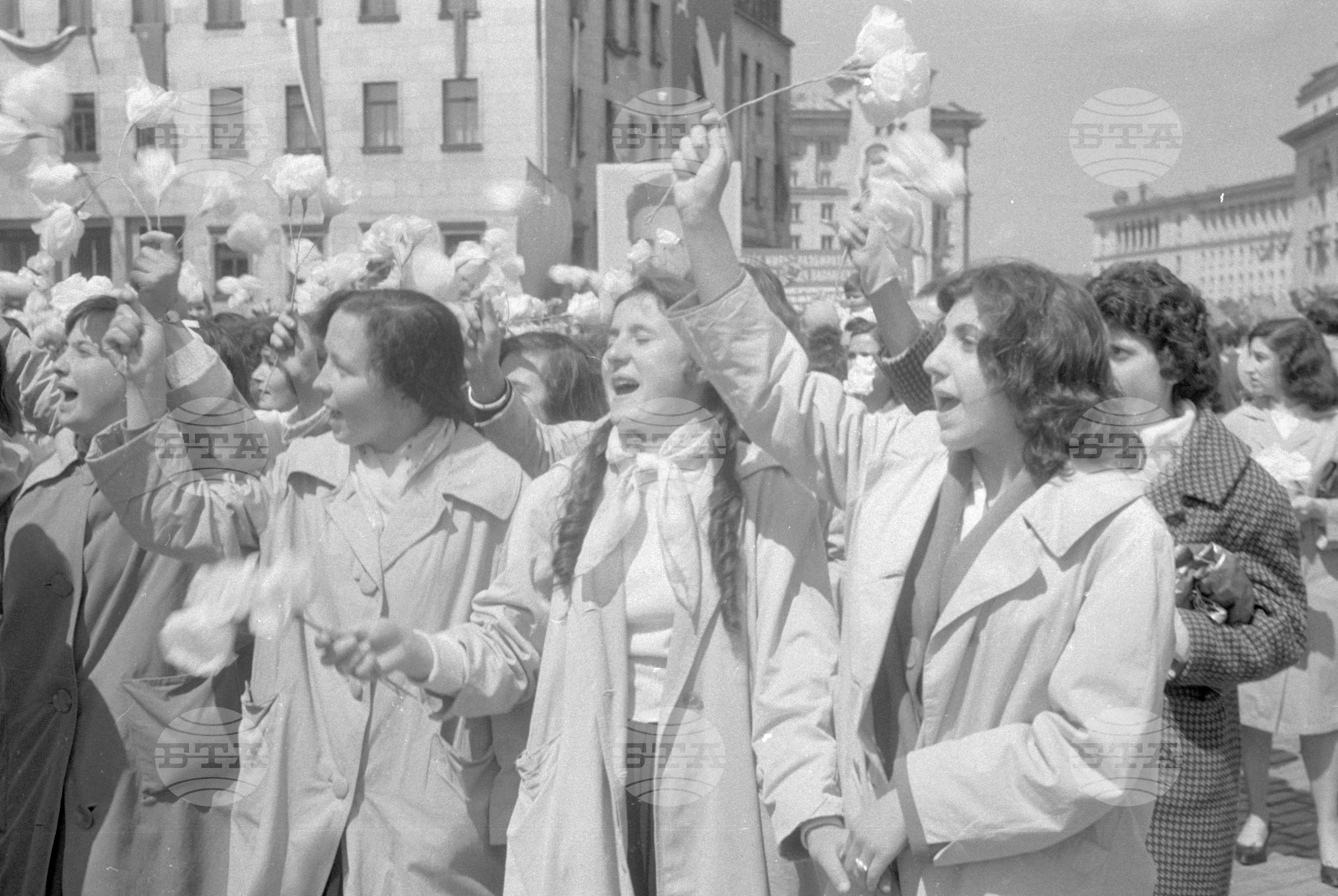 Първомайска манифестация в столицата 1962г. част 4
