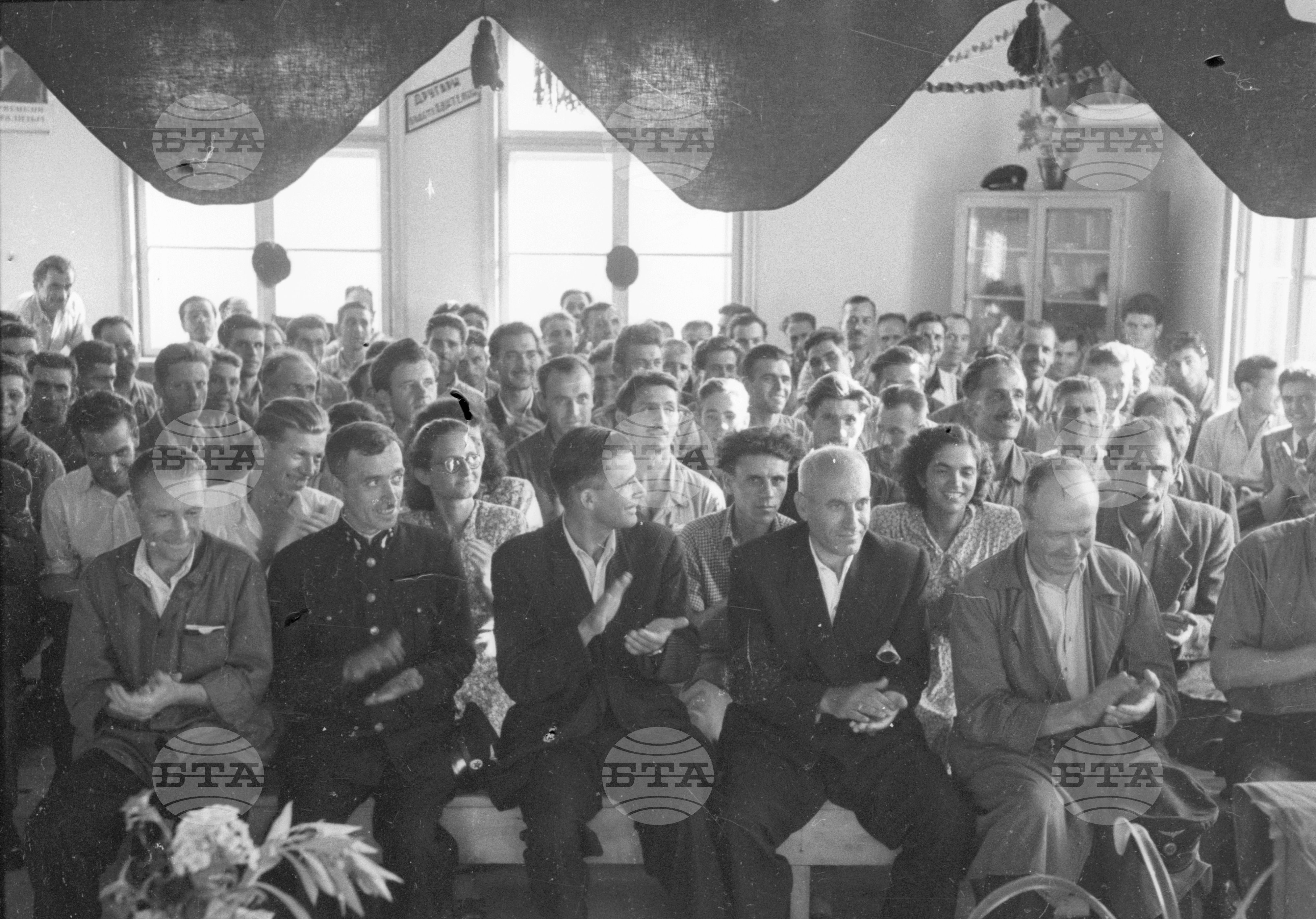 Дом на народната войска, 1951