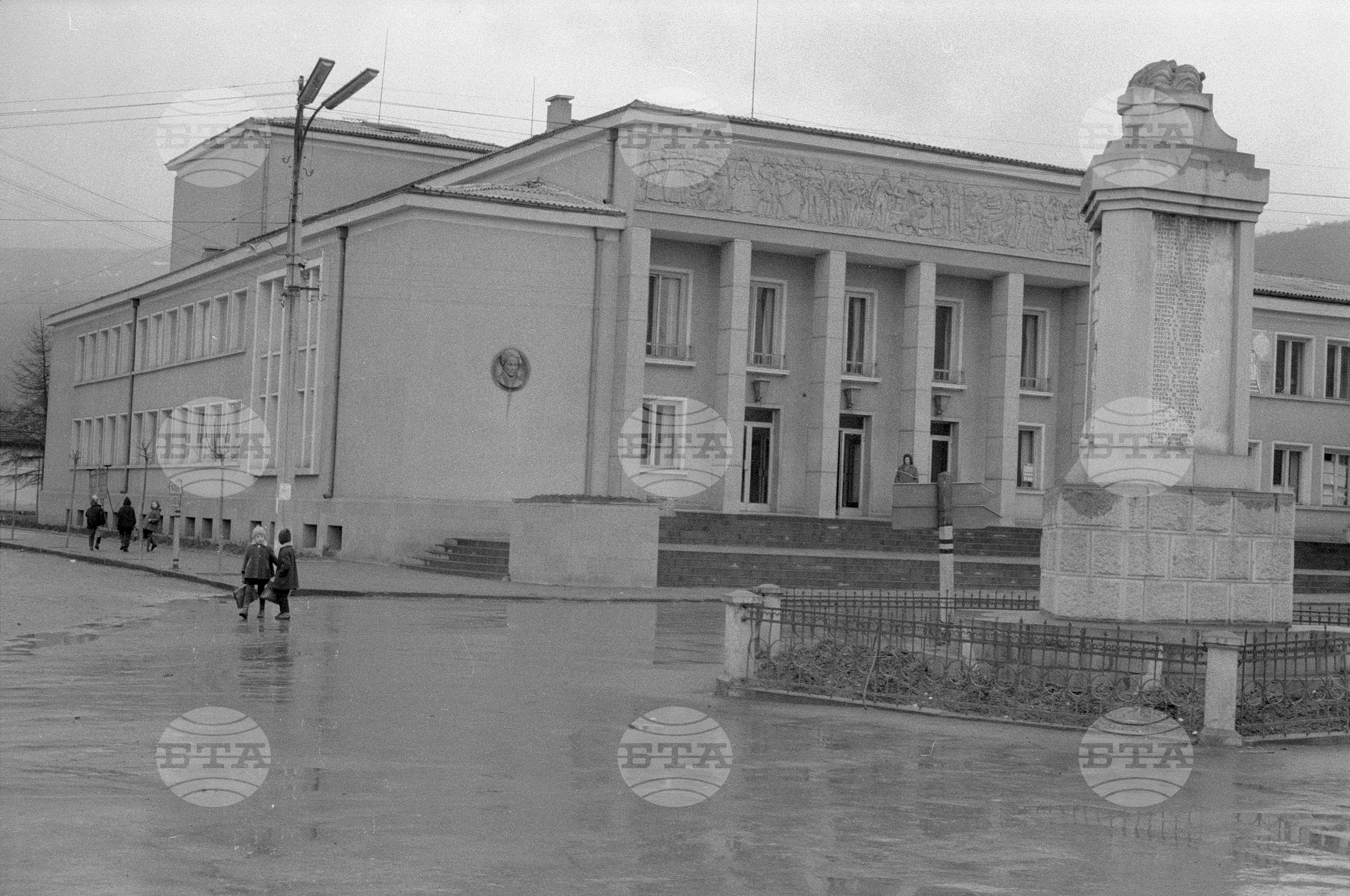 Град Златица в снимки
