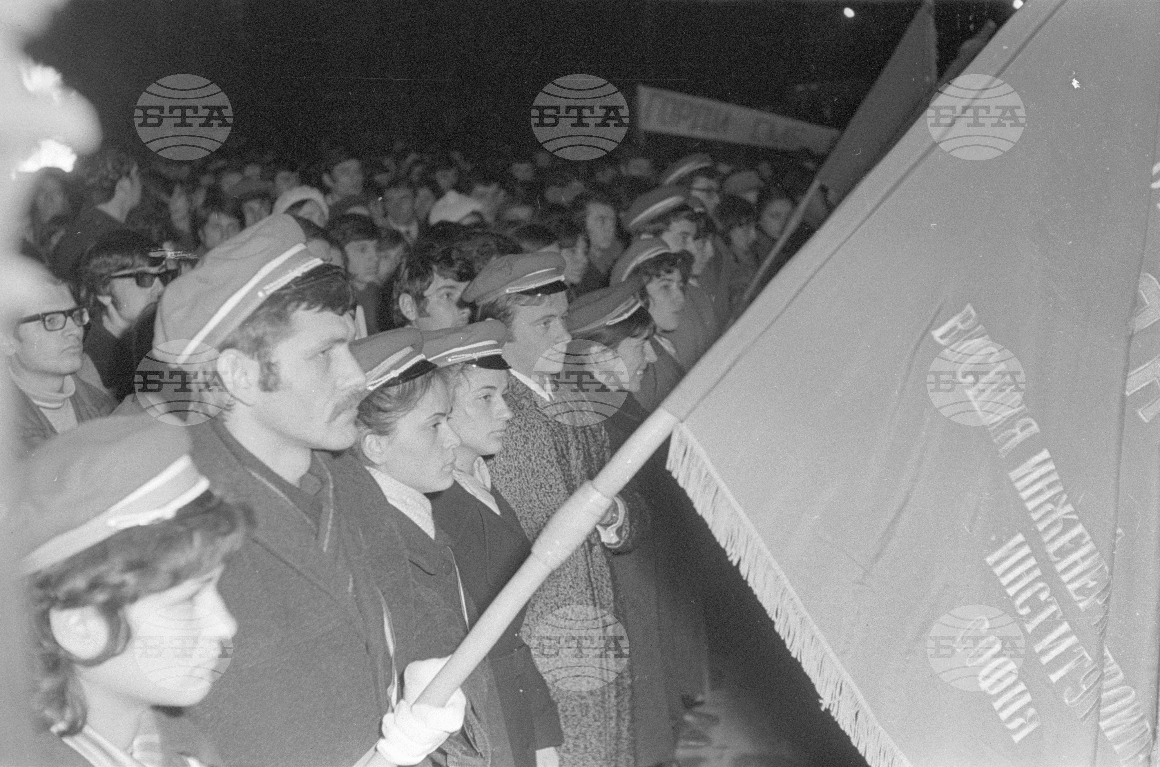 Студентски митинг пред паметника Левски