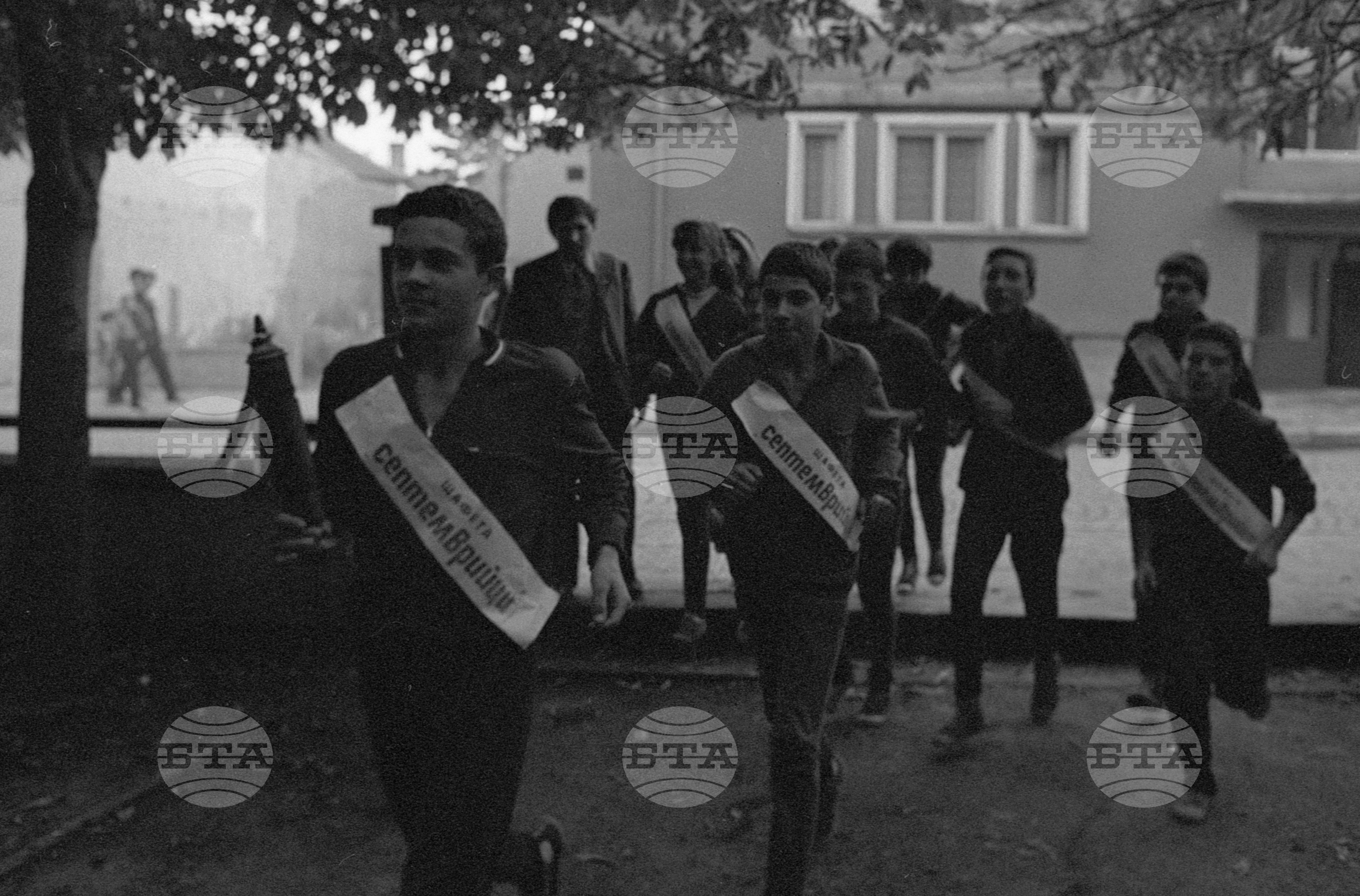 Щафета "Септемврийци" пристигна в Михайловград (днес Монтана)