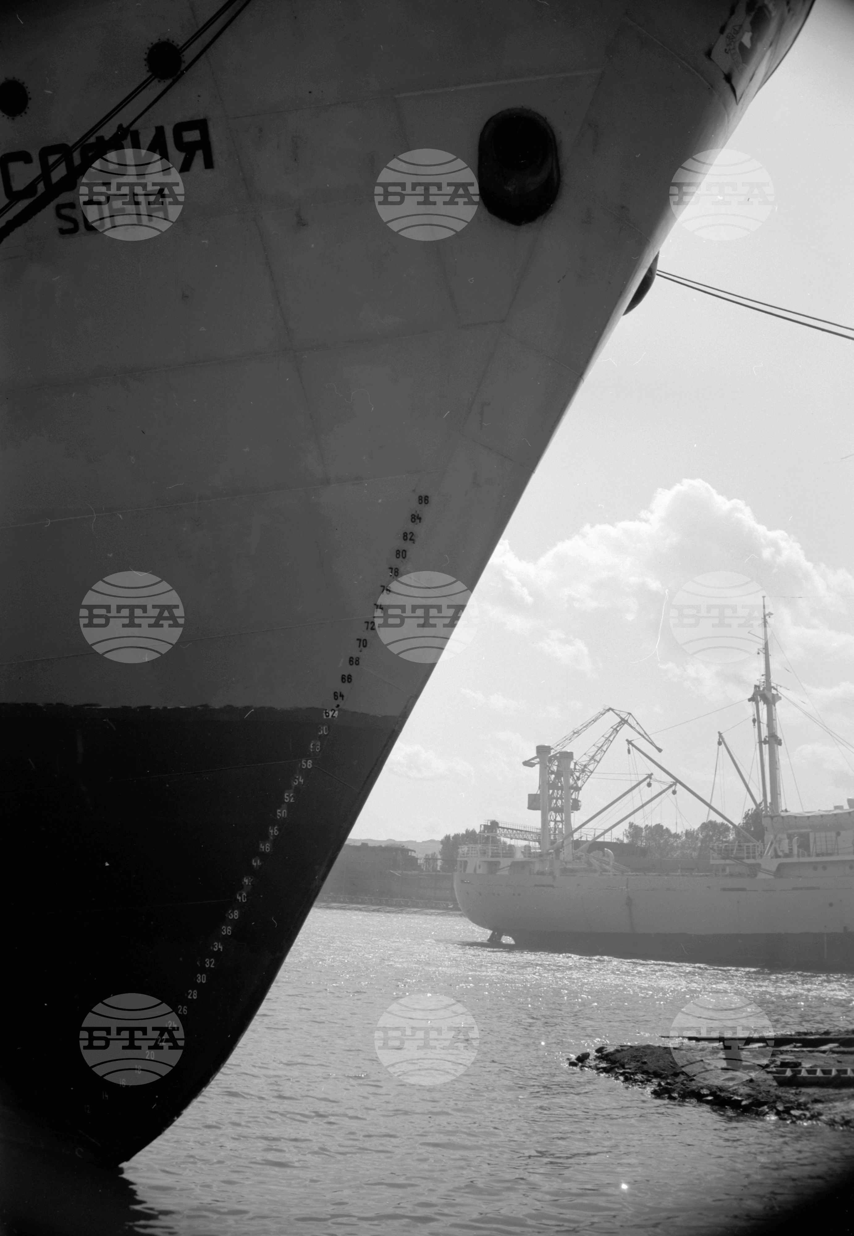 Корабостроителен и кораборемонтен завод във Варна 1962 година