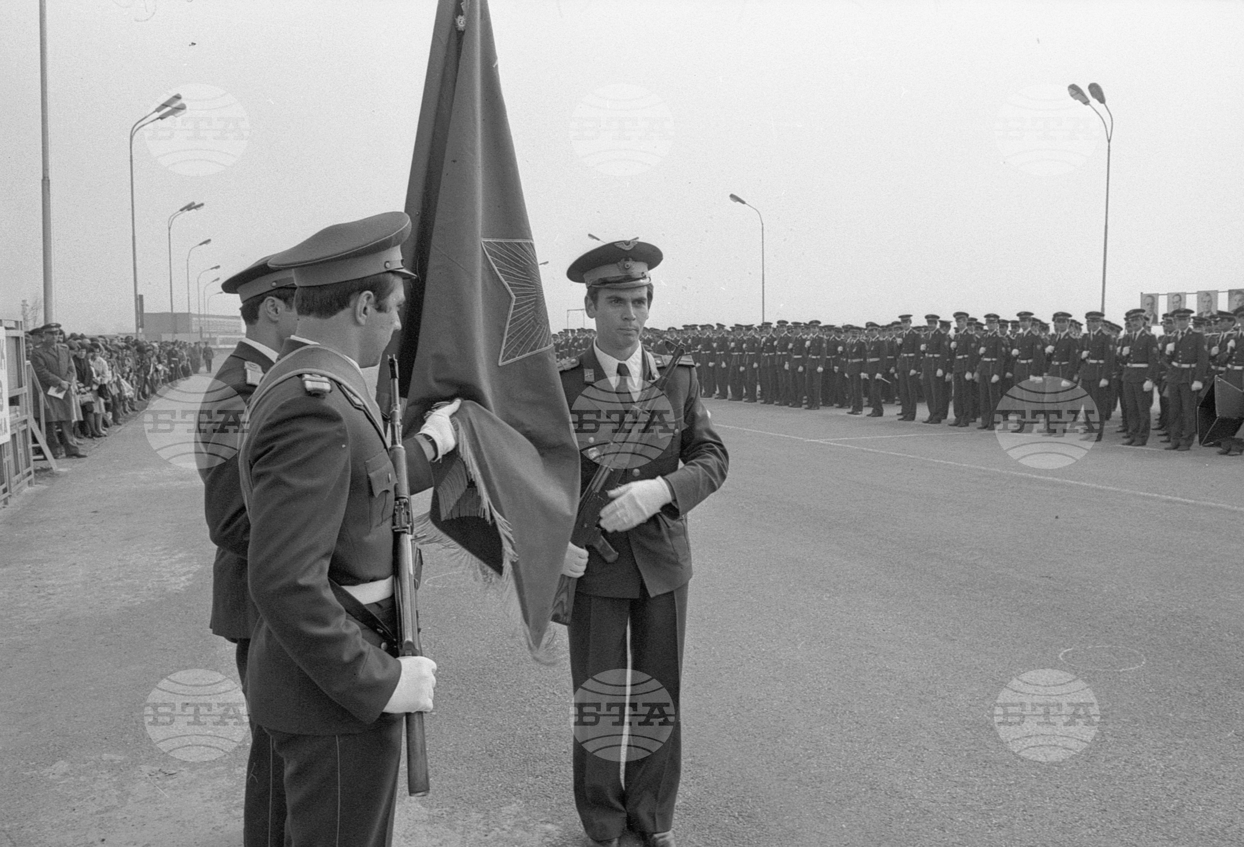 Випуск "Освобожденски" на  Висше народно военновъздушно училище (ВНВВУ; дн. ВВВУ) "Георги Бенковски" - град Долна Митрополия
