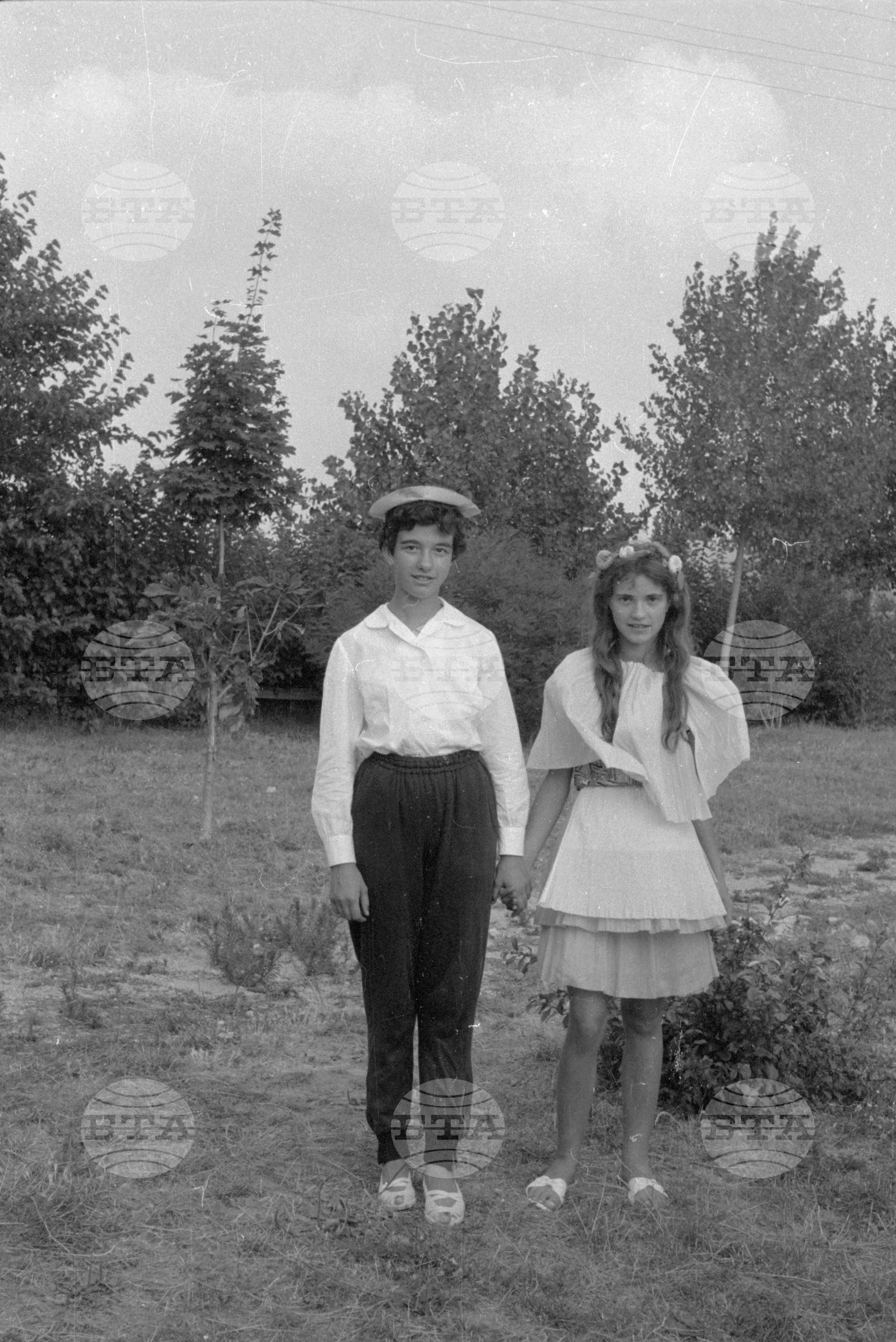 Пионери от Министерството на земеделието на плажа в Несебър 1962г