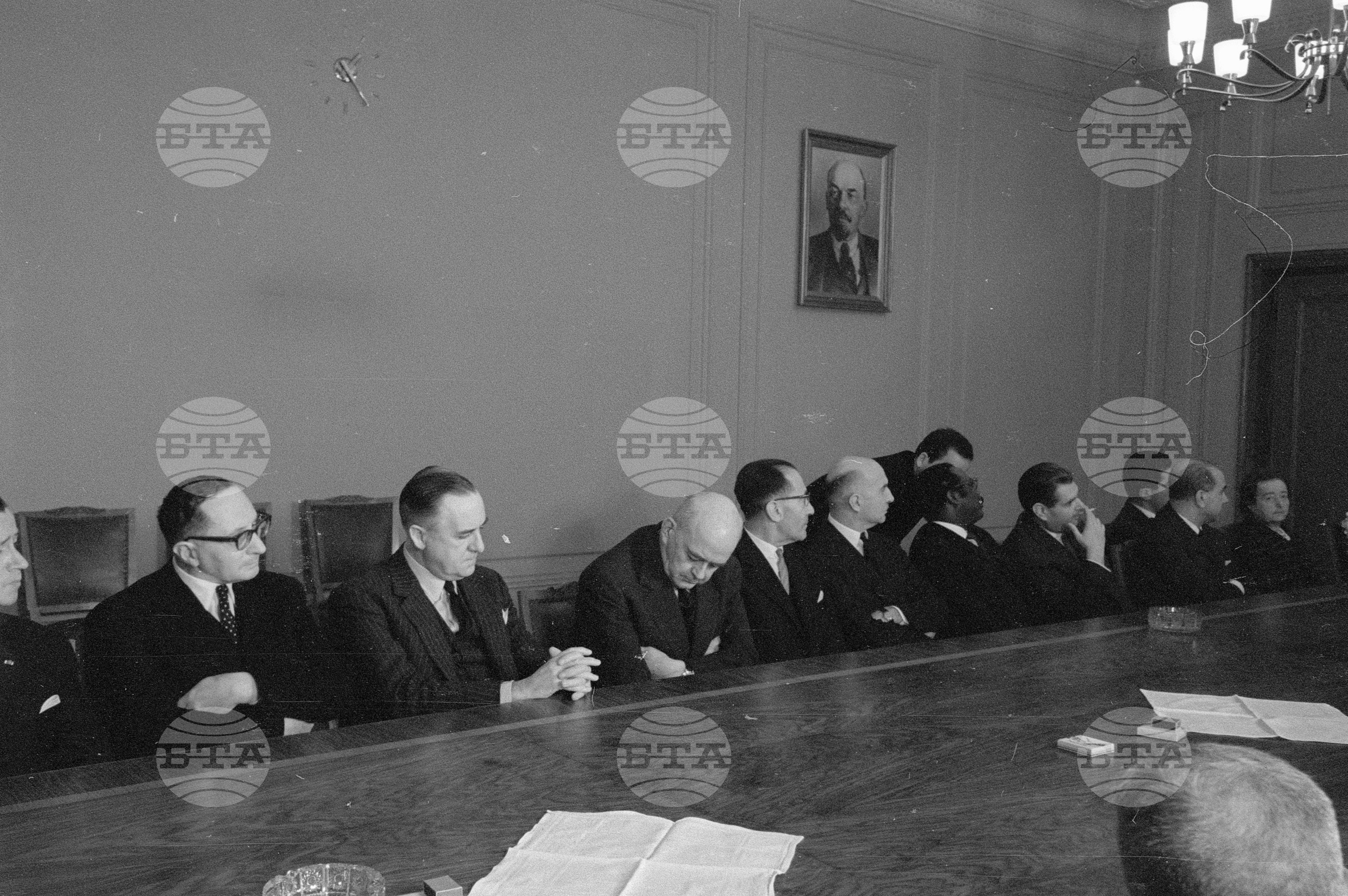Председателят на Министерския съвет другарят Тодор Живков прие шефове на дипломатически мисии, акредитирани в София част 2