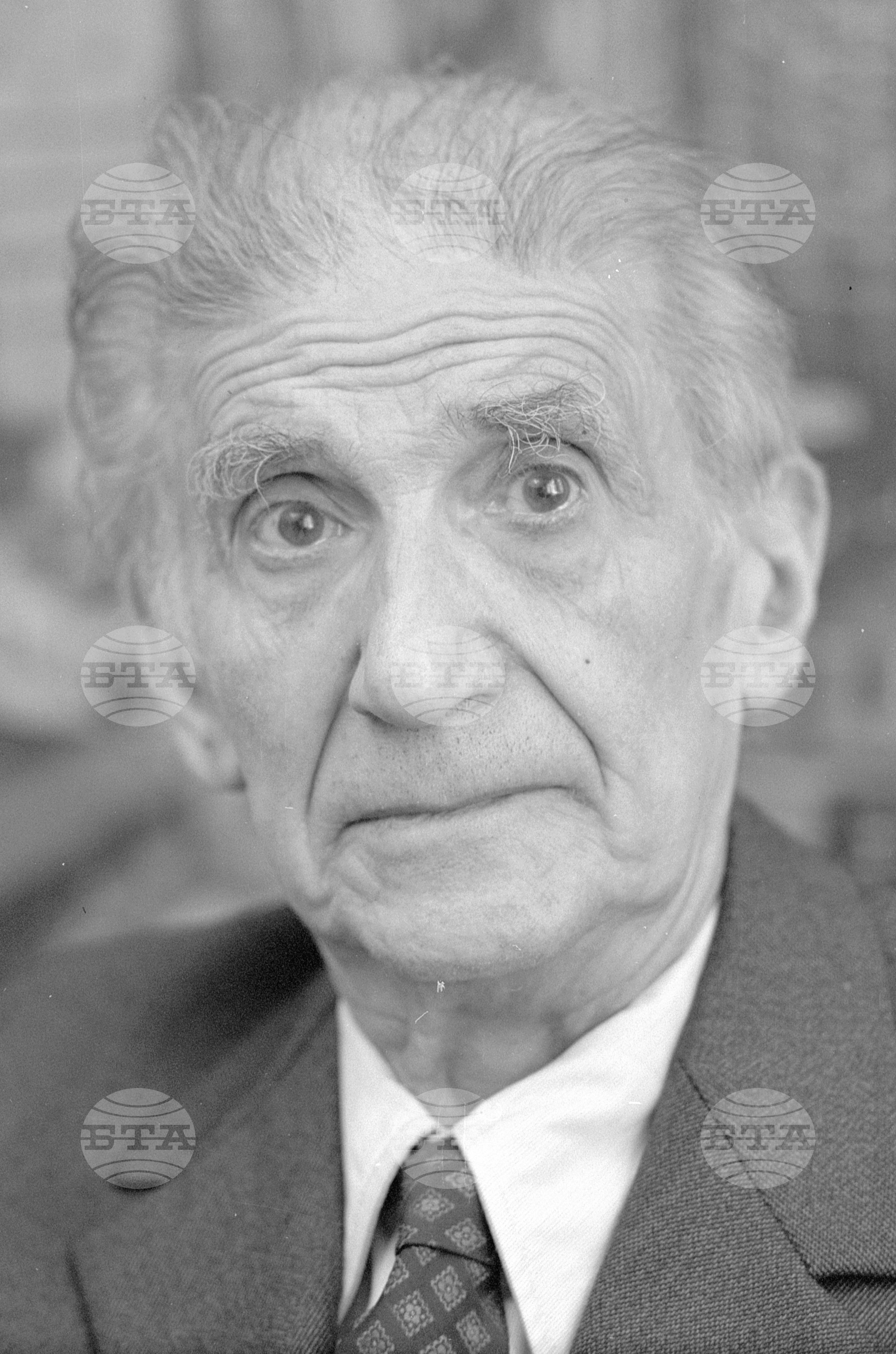 Народният художник Цанко Лавренов