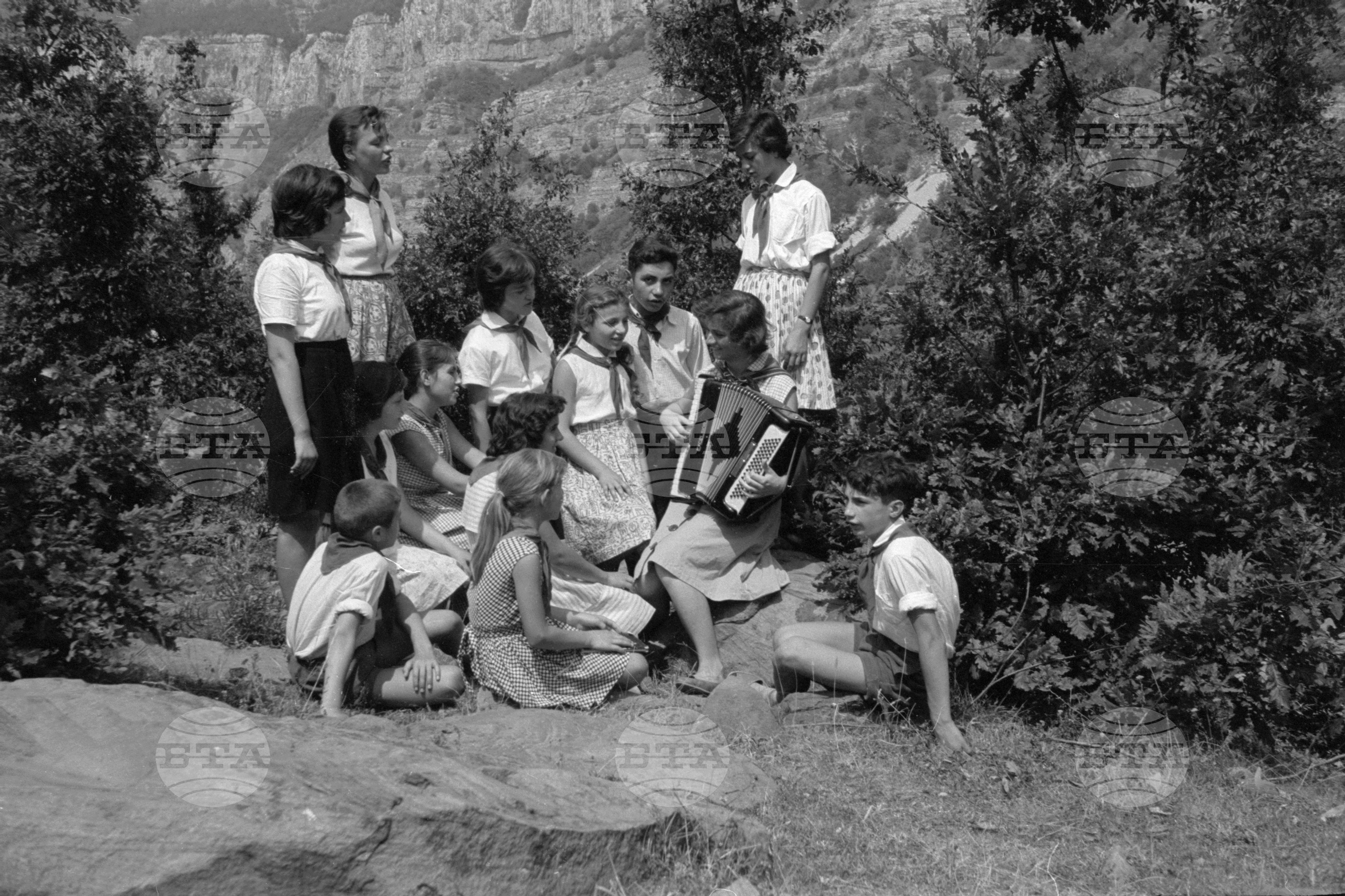 В пионерския лагер до гара Лакатник - Искърското дефиле част 4