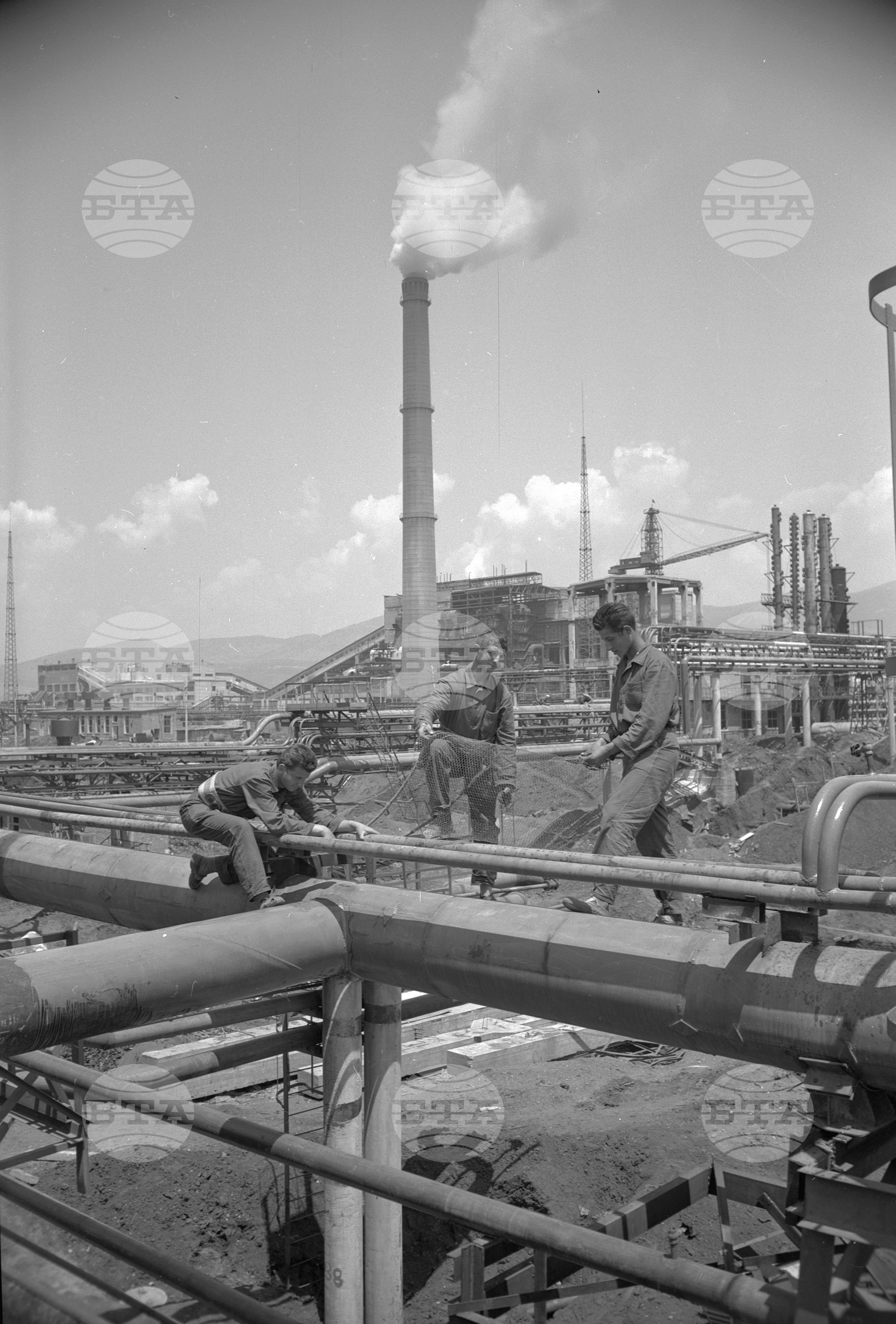На строежа на Кремиковския металургичен комбинат - 1963