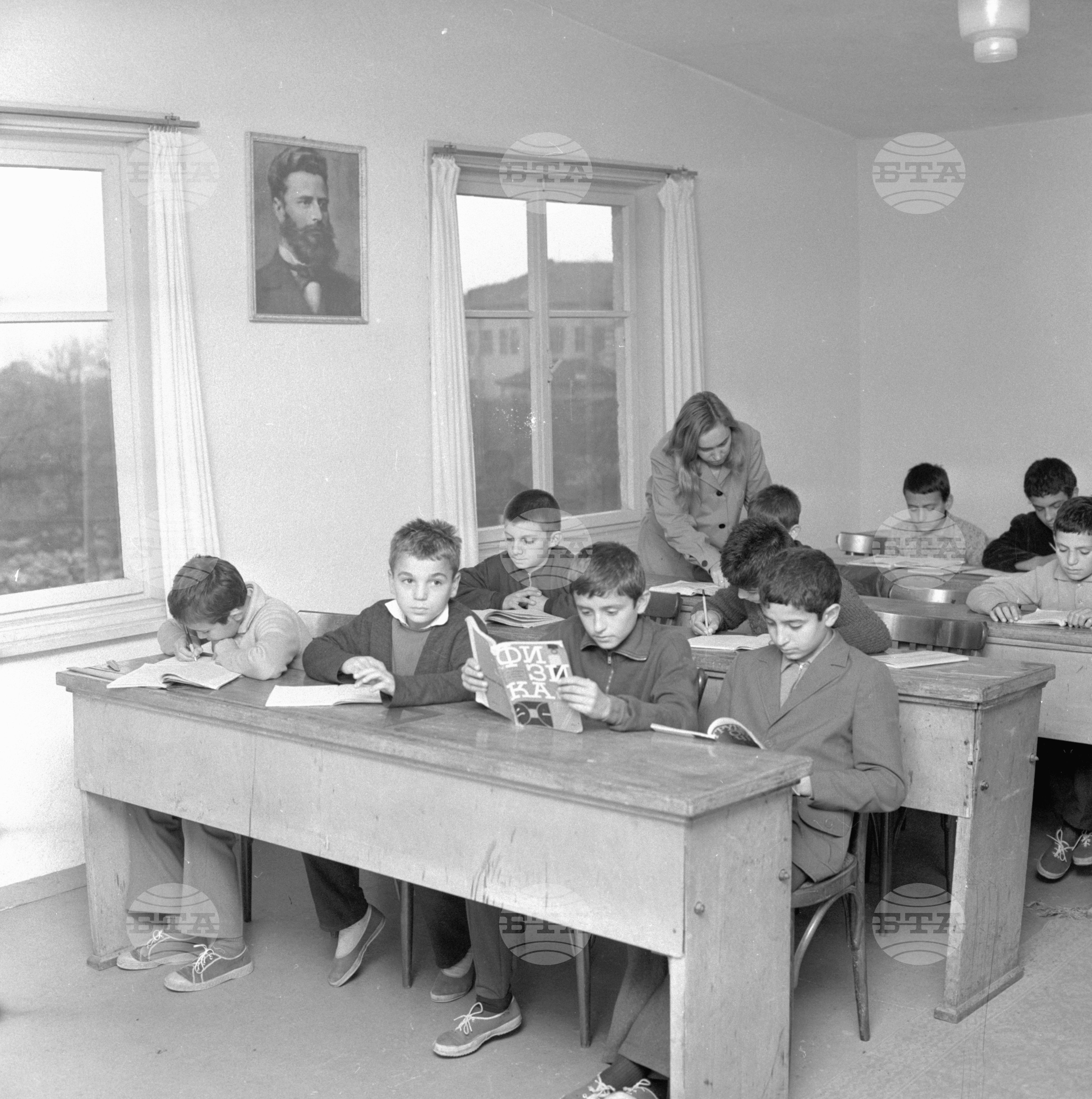 Детско-юношеска школа по класическа борба в Карлово - 1972 година