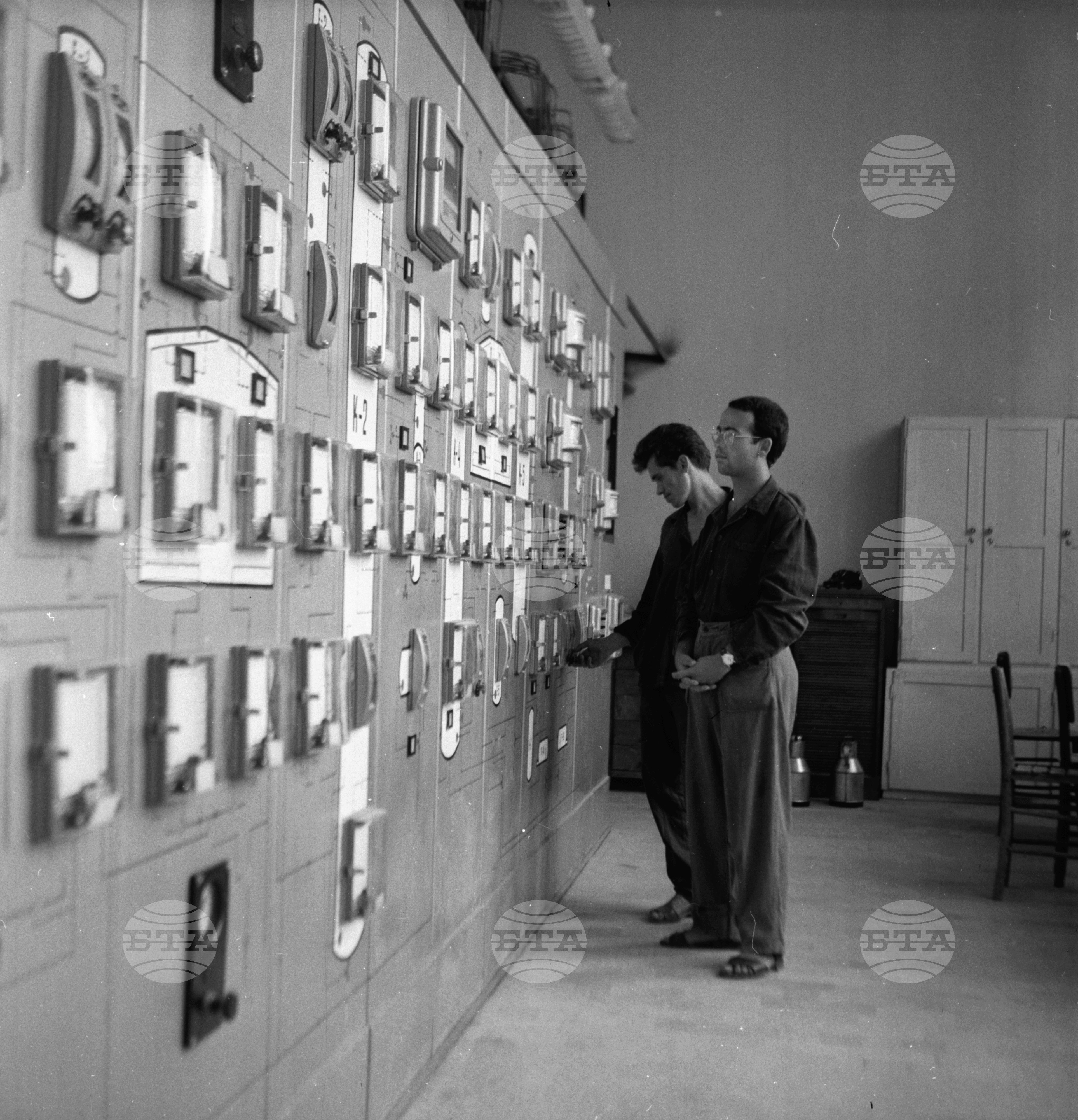 Нефтопреработвателен завод 1963 година
