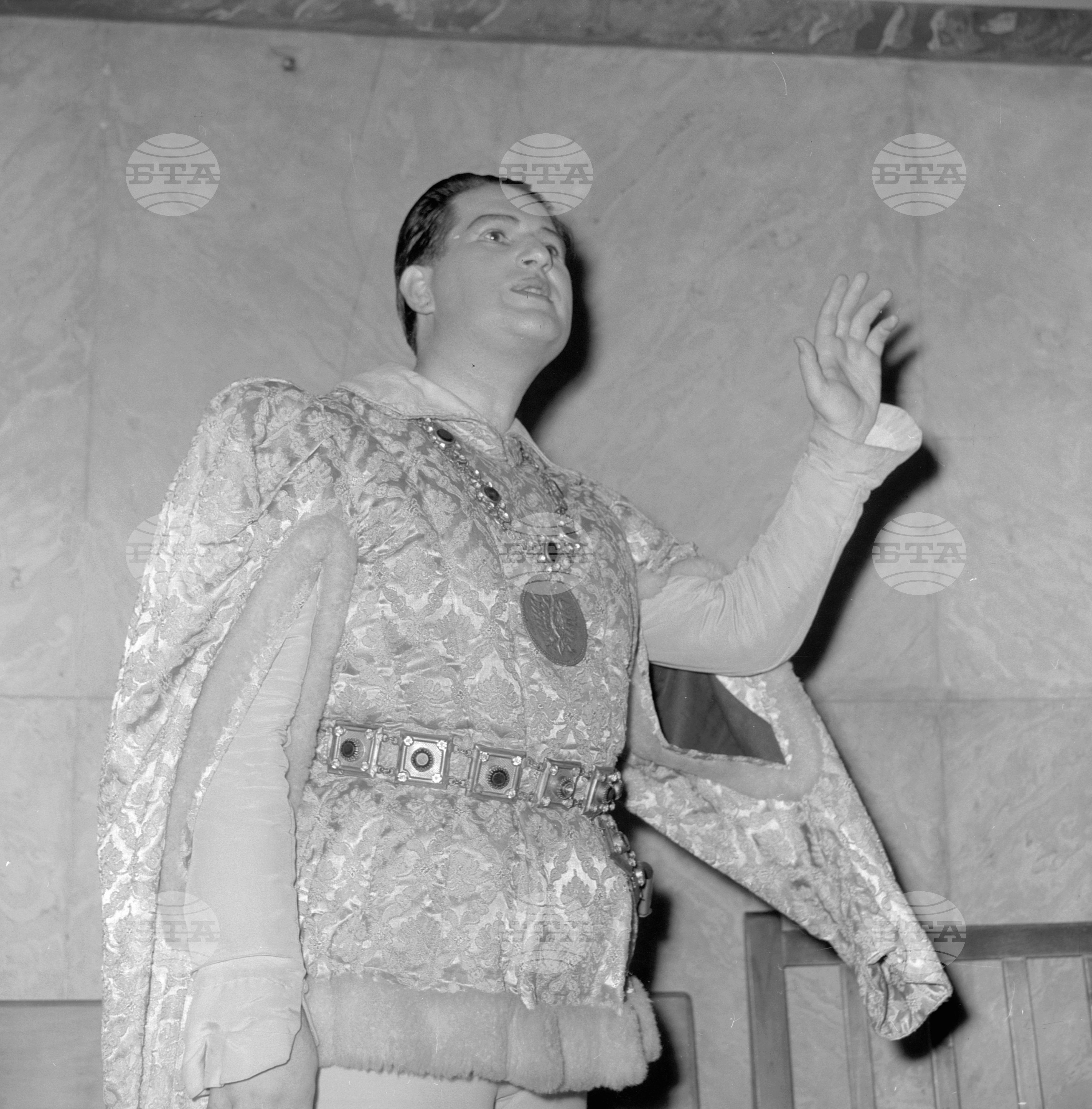 Спектакли с участието на състезатели, допуснати до III етап на Втория международен конкурс за млади оперни певци Трубадур с участието на Милка Евтимова - Югославия и Стоян Попов - България