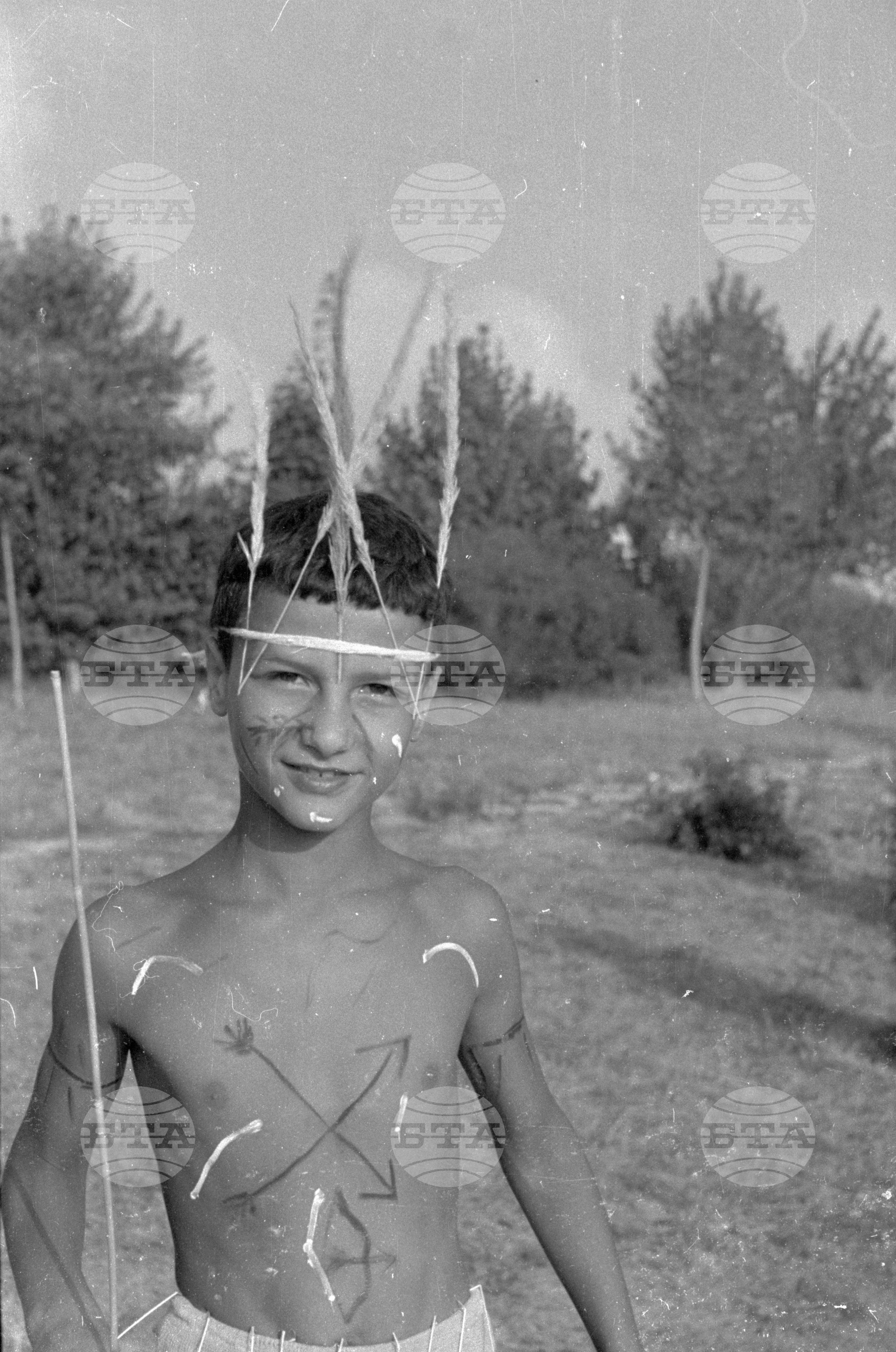 Пионери от Министерството на земеделието на плажа в Несебър 1962г