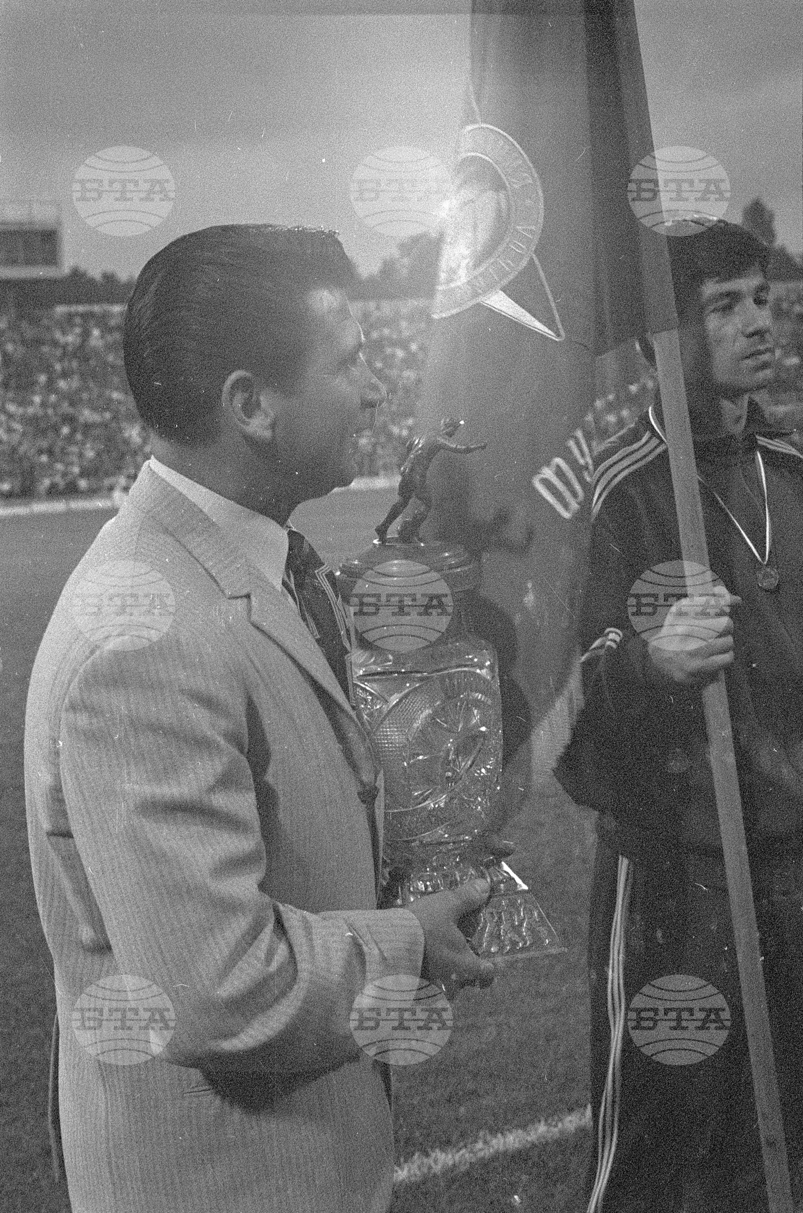 Последна среща за първенството 1971 година "Левски-Спартак" и ЦСКА "Септемврийско знаме” + награждаване на шампиона ЦСКА "Септемврийско знаме”