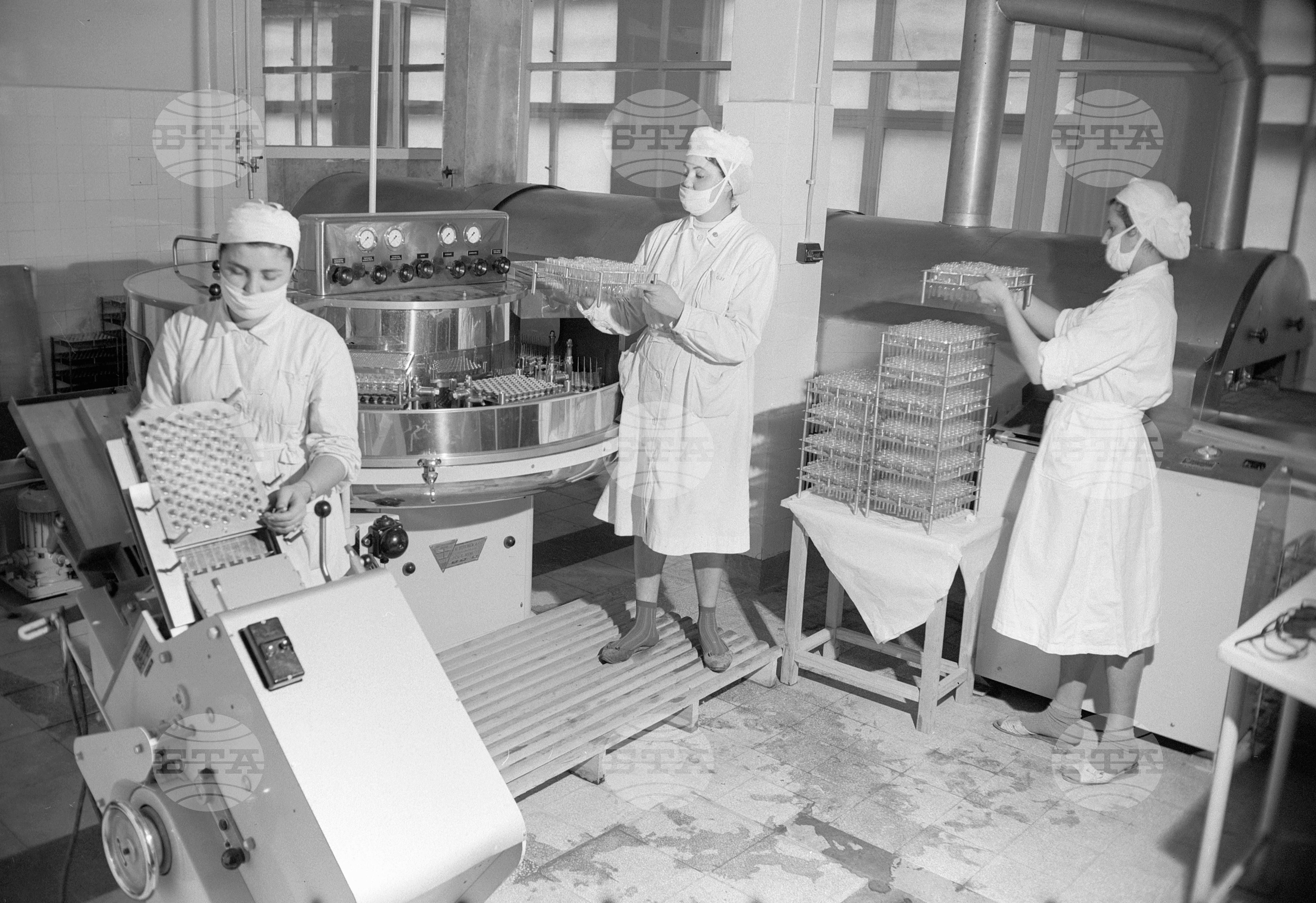 Новости в Химико-фармацевтичния завод в София 1962 година