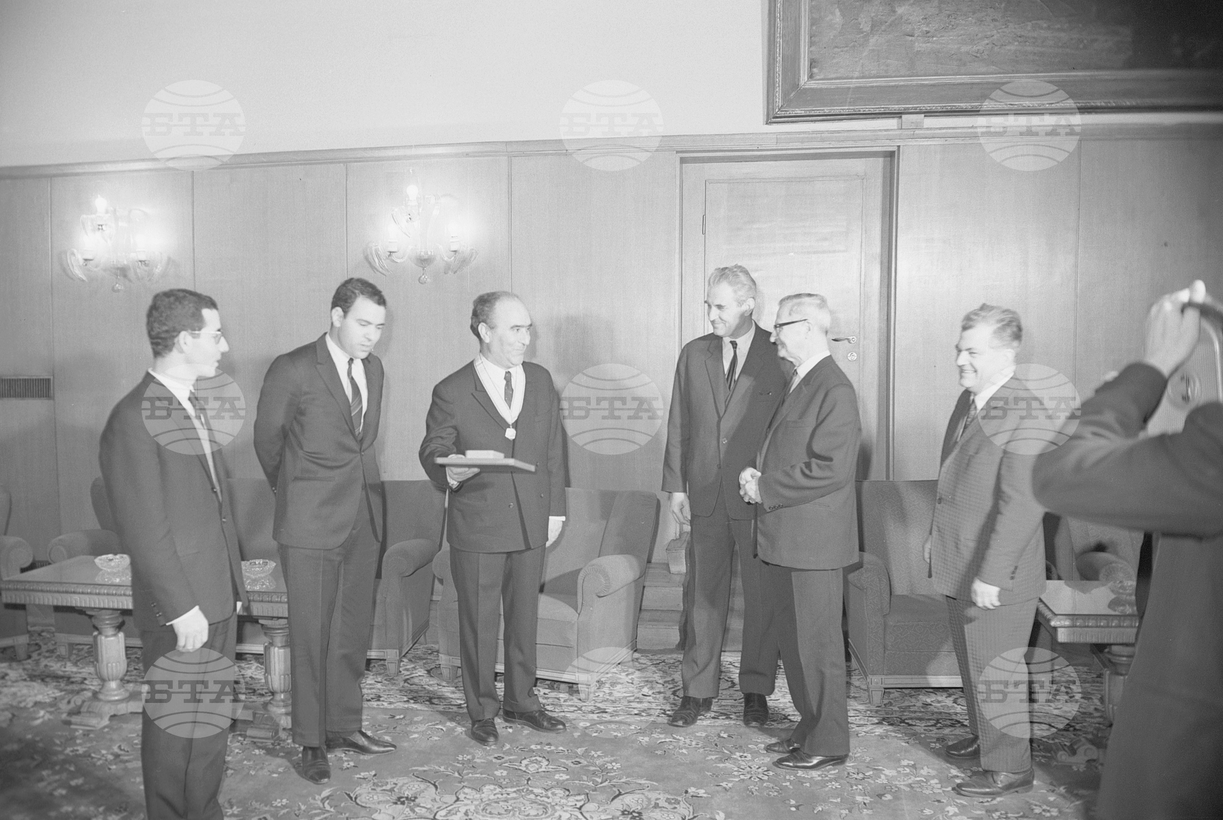 Награждаване на алжирския посланик с ордена "Мадарски конник"-II степен