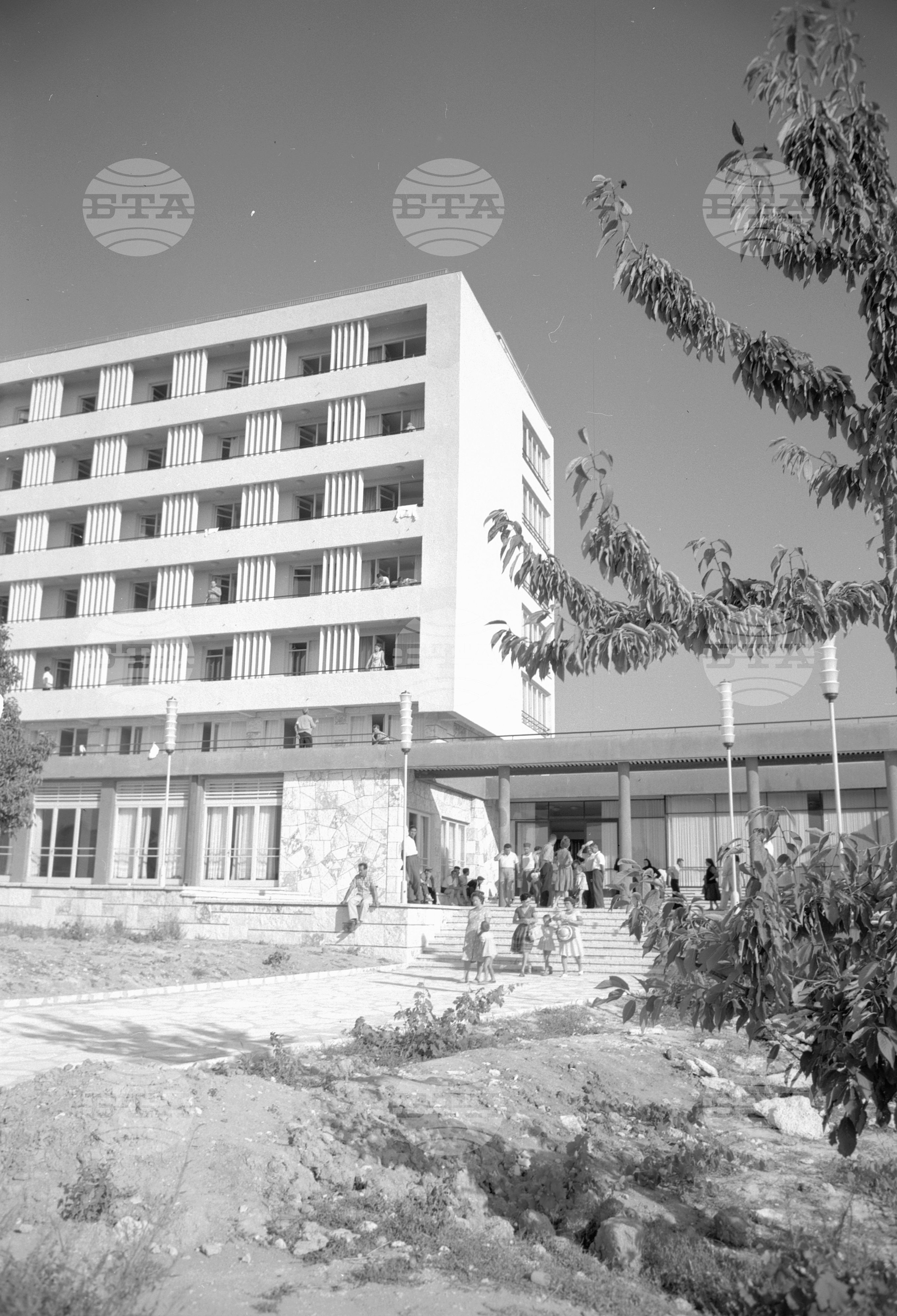 Почивният дом на трудещите се селяни в международния курорт "Златните пясъци" край град Варна