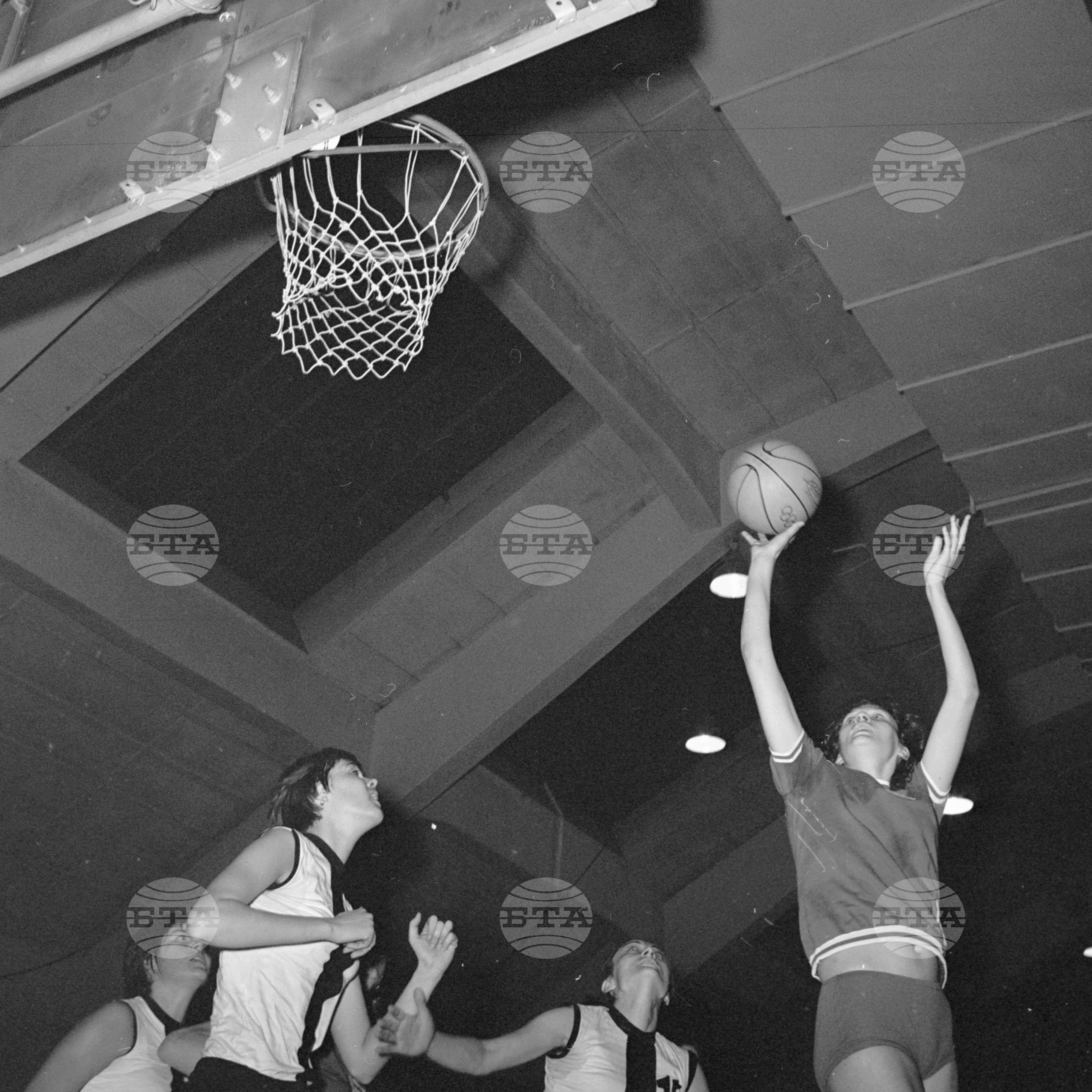 Баскетбол за купата на европейските шампиони - среща между "Перник" и "Спарта" (Прага)