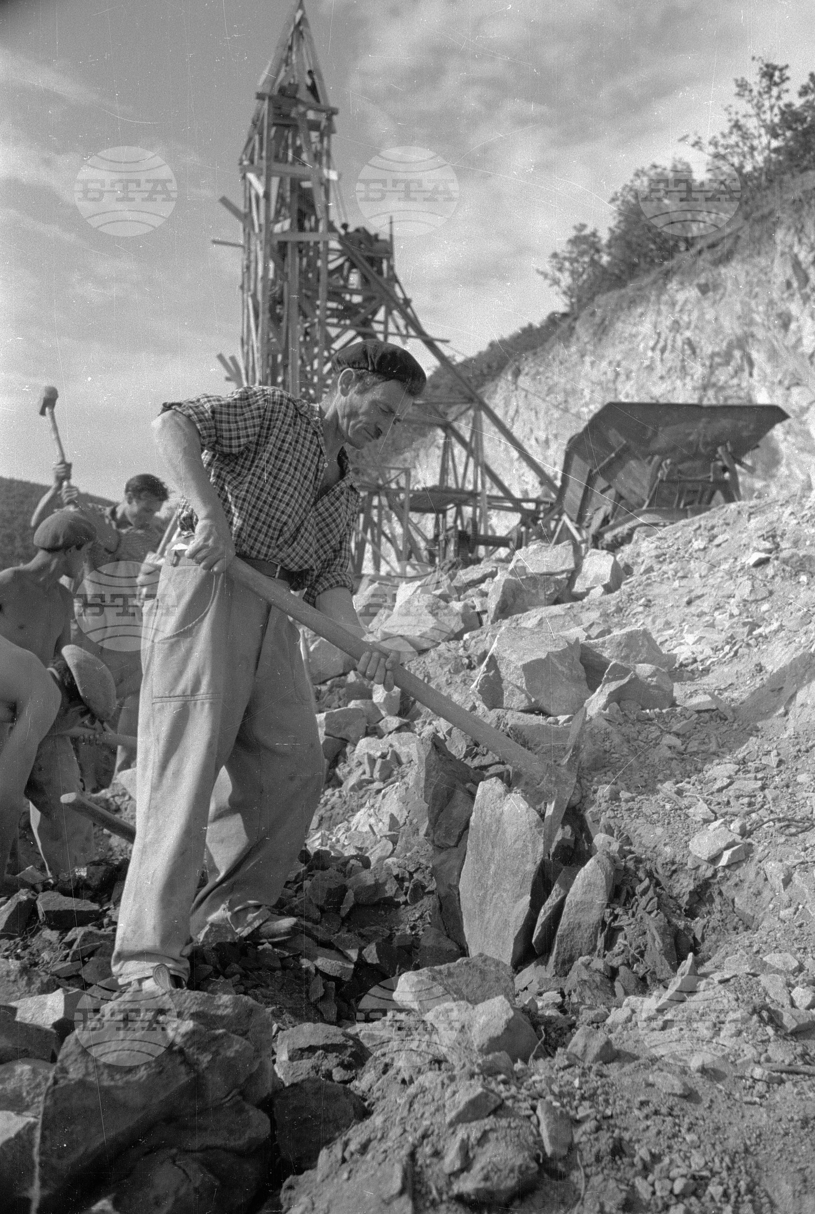 Язовир "Сталин" - снимки от изграждането му през 1952 година