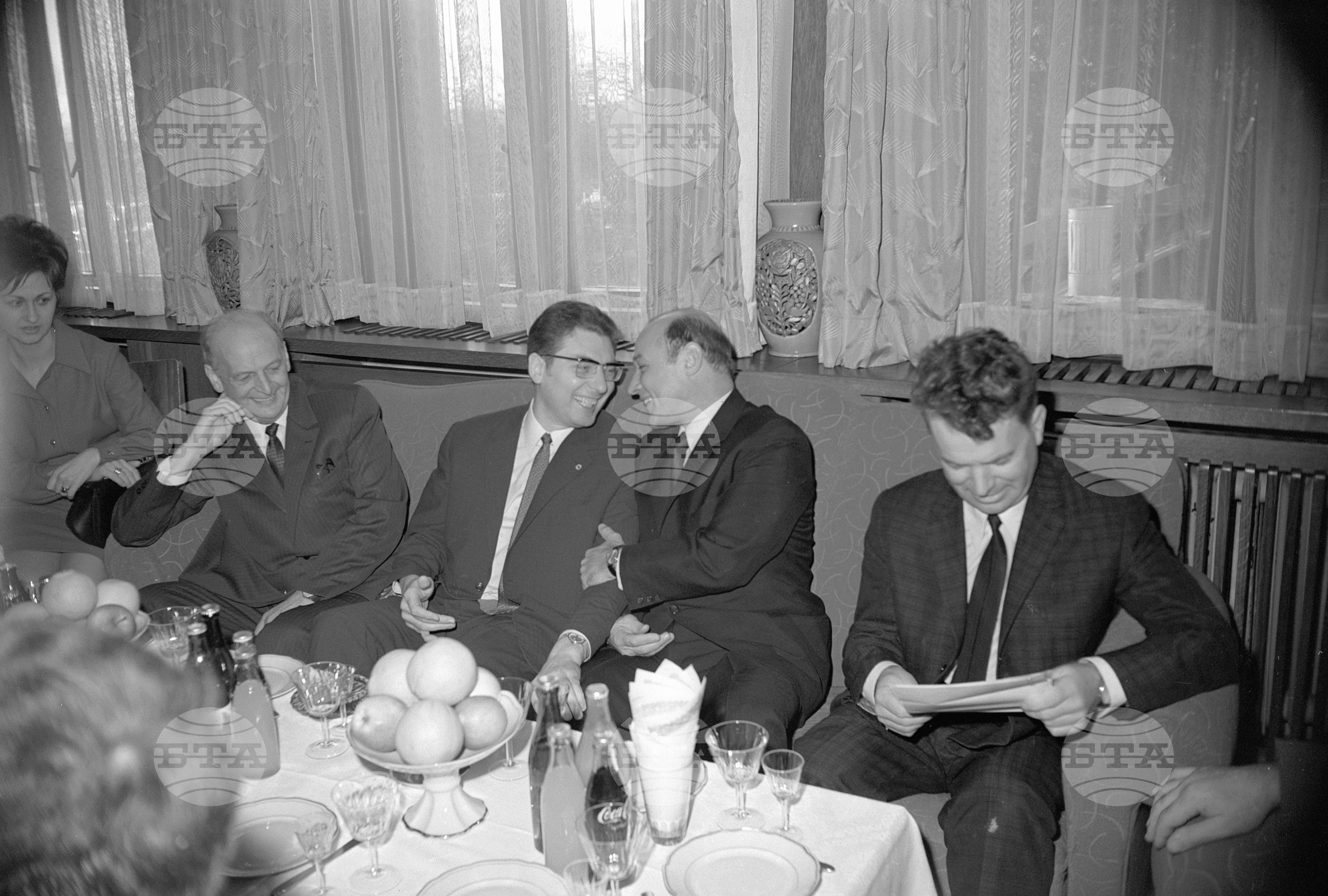 Посрещане на делегацията на ЦК (Централен комитет) на ГЕСП (Германската единна социалистическа партия)