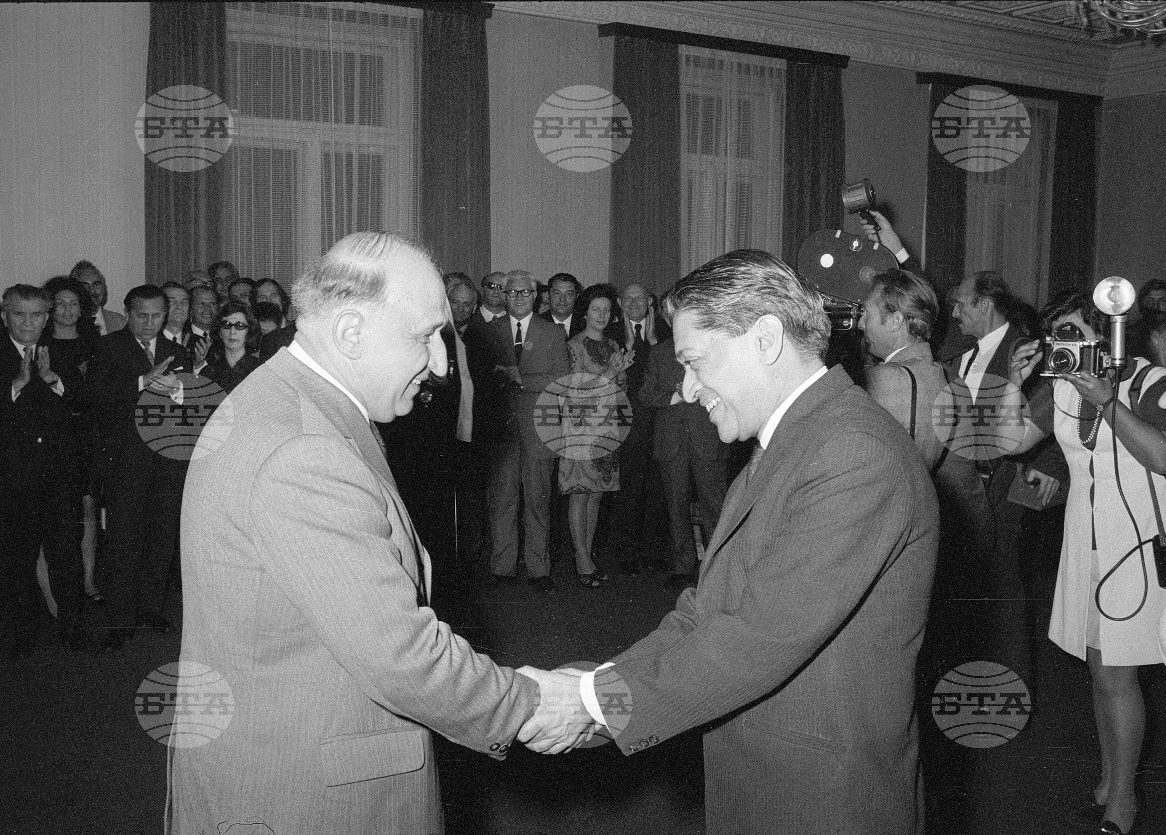 Медал ,,Жолио Кюри" - награда за Тодор Живков