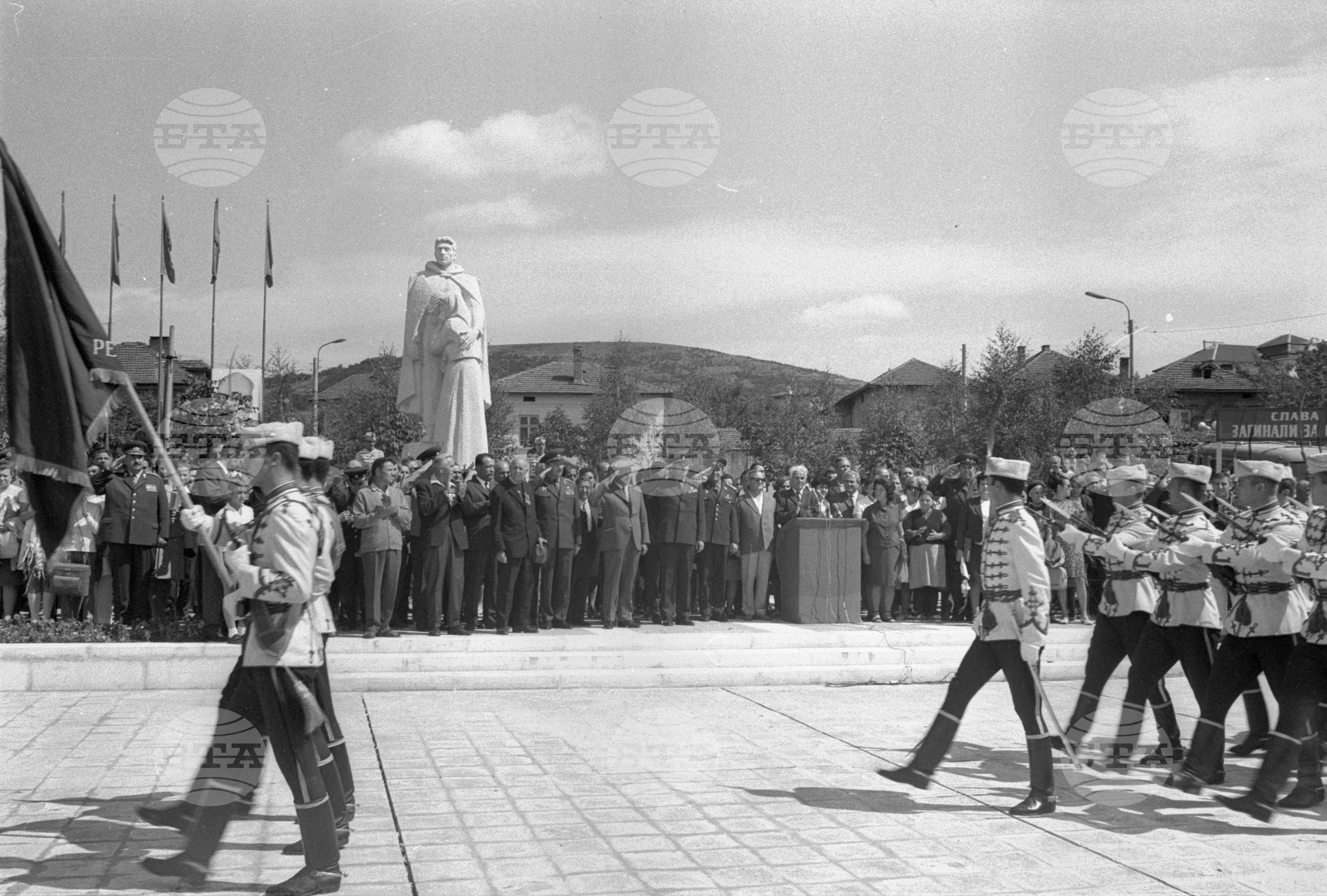 Откриване на паметник на загиналите партизани от село Локорско