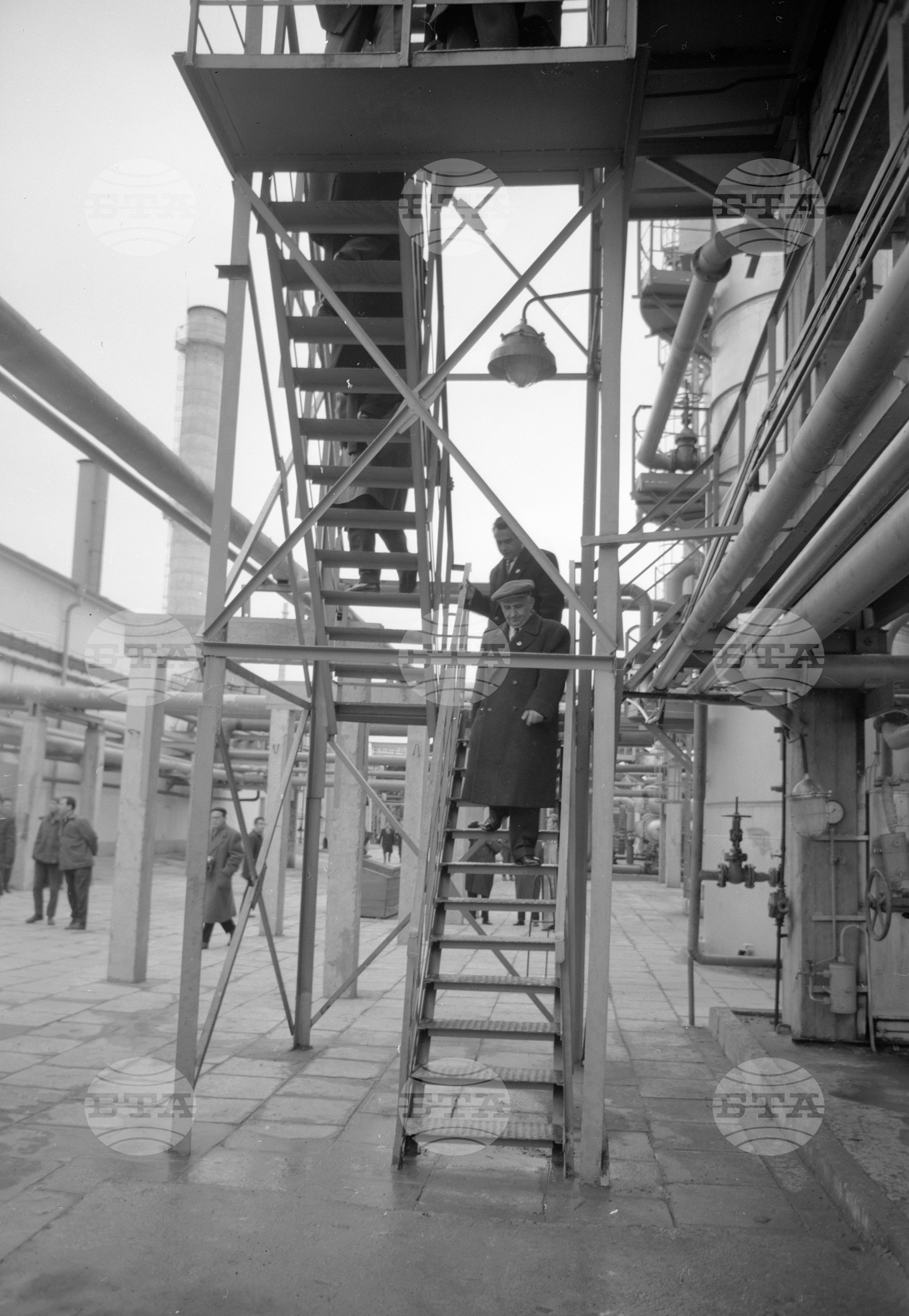 Тържествено откриване на нефтохимическия комбинат в Бургас