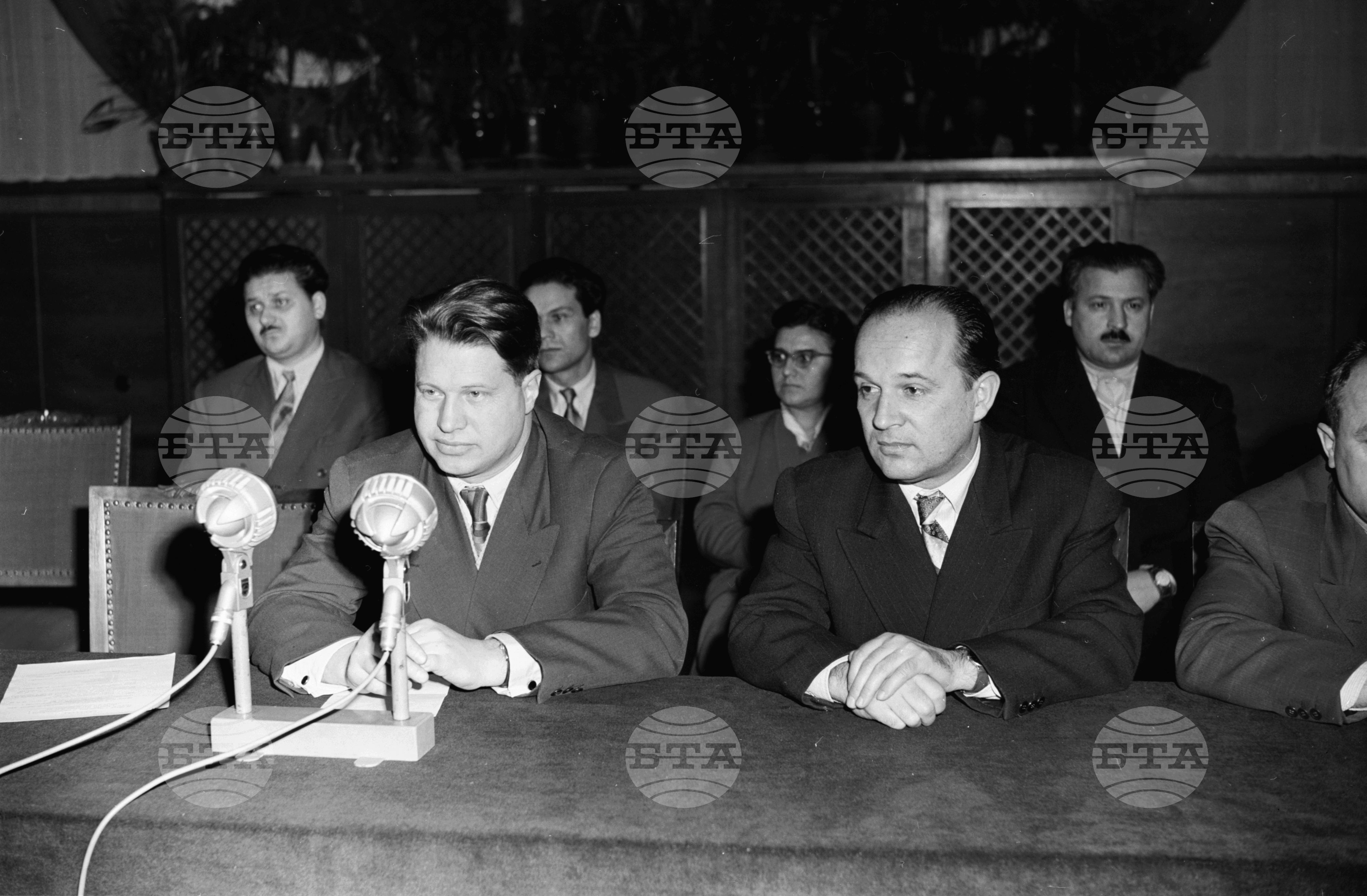 Среща на членовете на Софийският градски комитет на БКП (Българска комунистическа партия) с комунистите от комсомолския набор