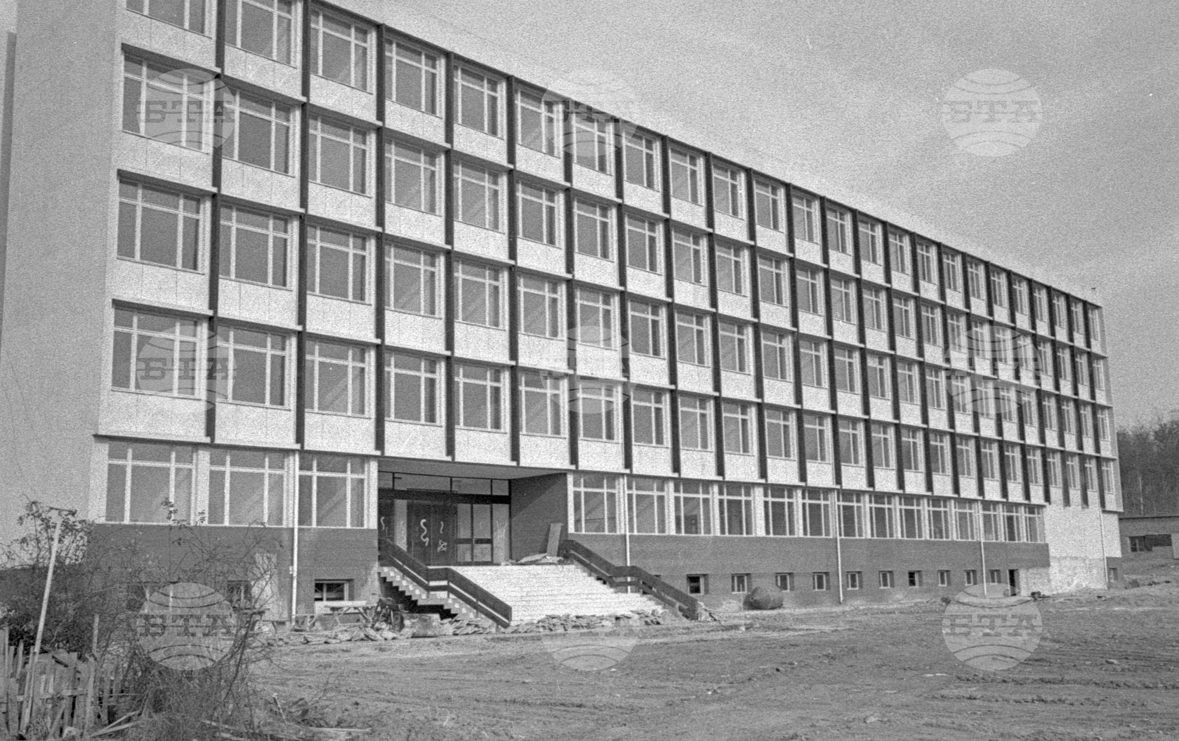 Нови училищни сгради във Варна - 1972 година
